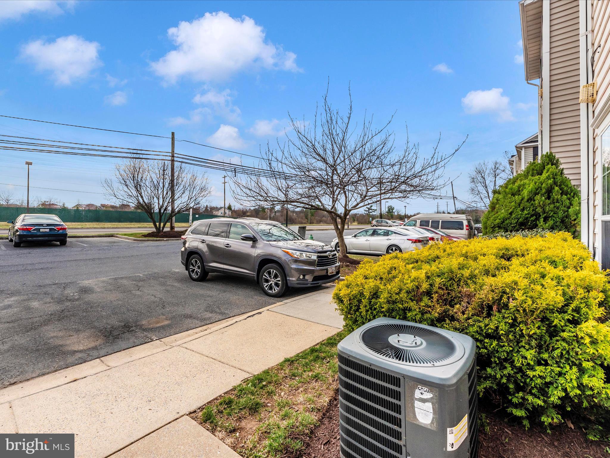 AVINGTON PARK - Residential