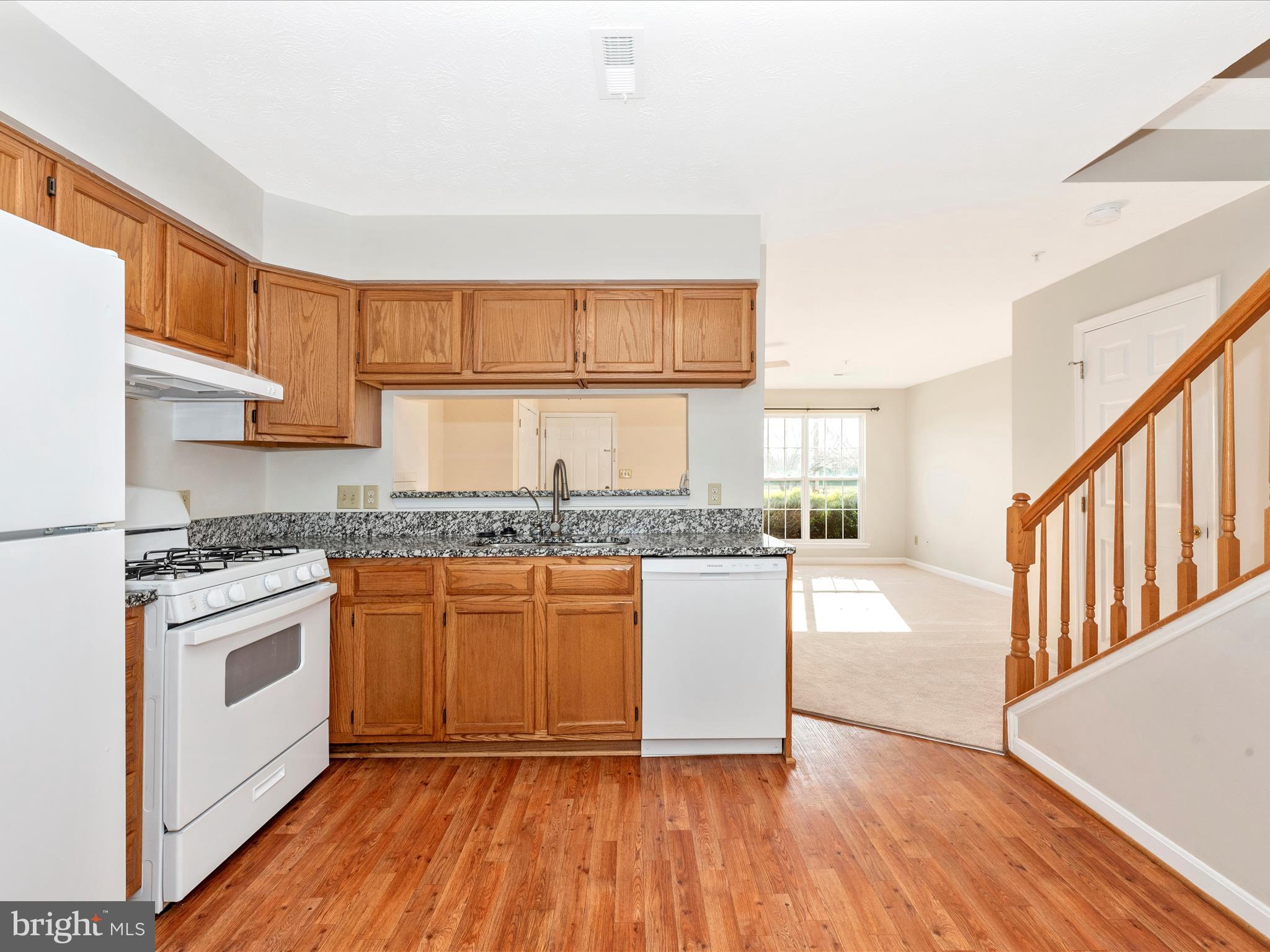 AVINGTON PARK - Residential