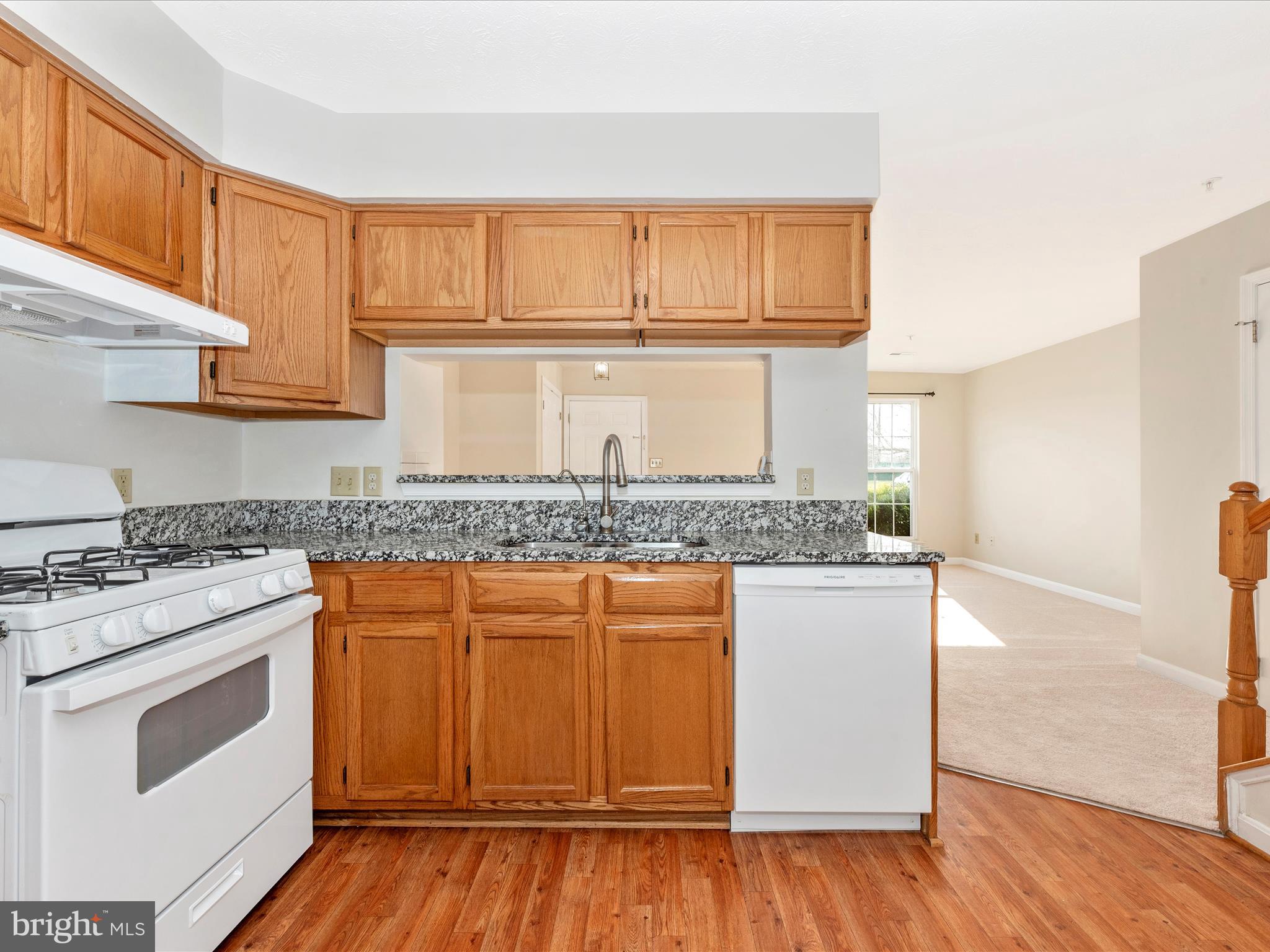 AVINGTON PARK - Residential