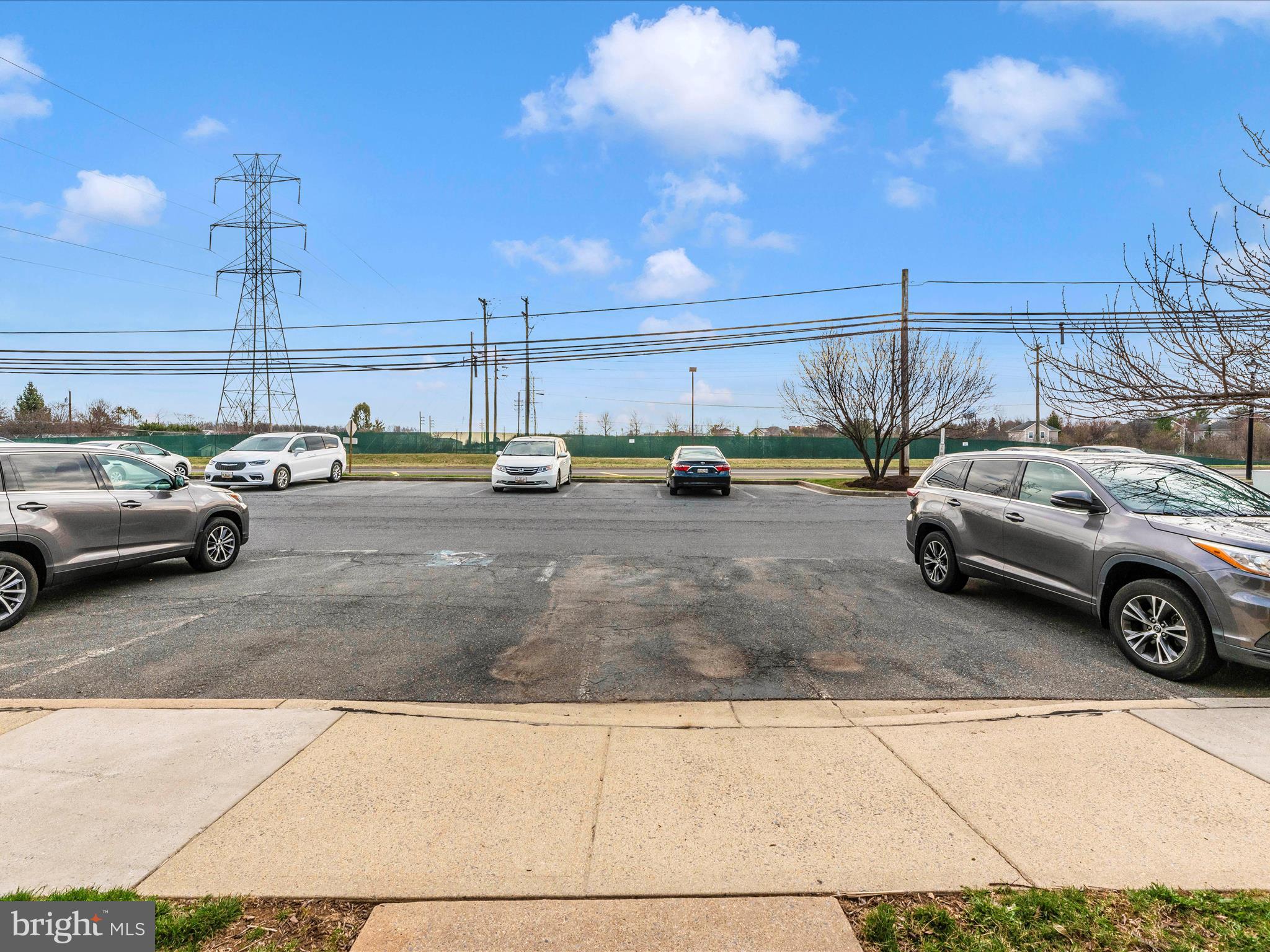 AVINGTON PARK - Residential