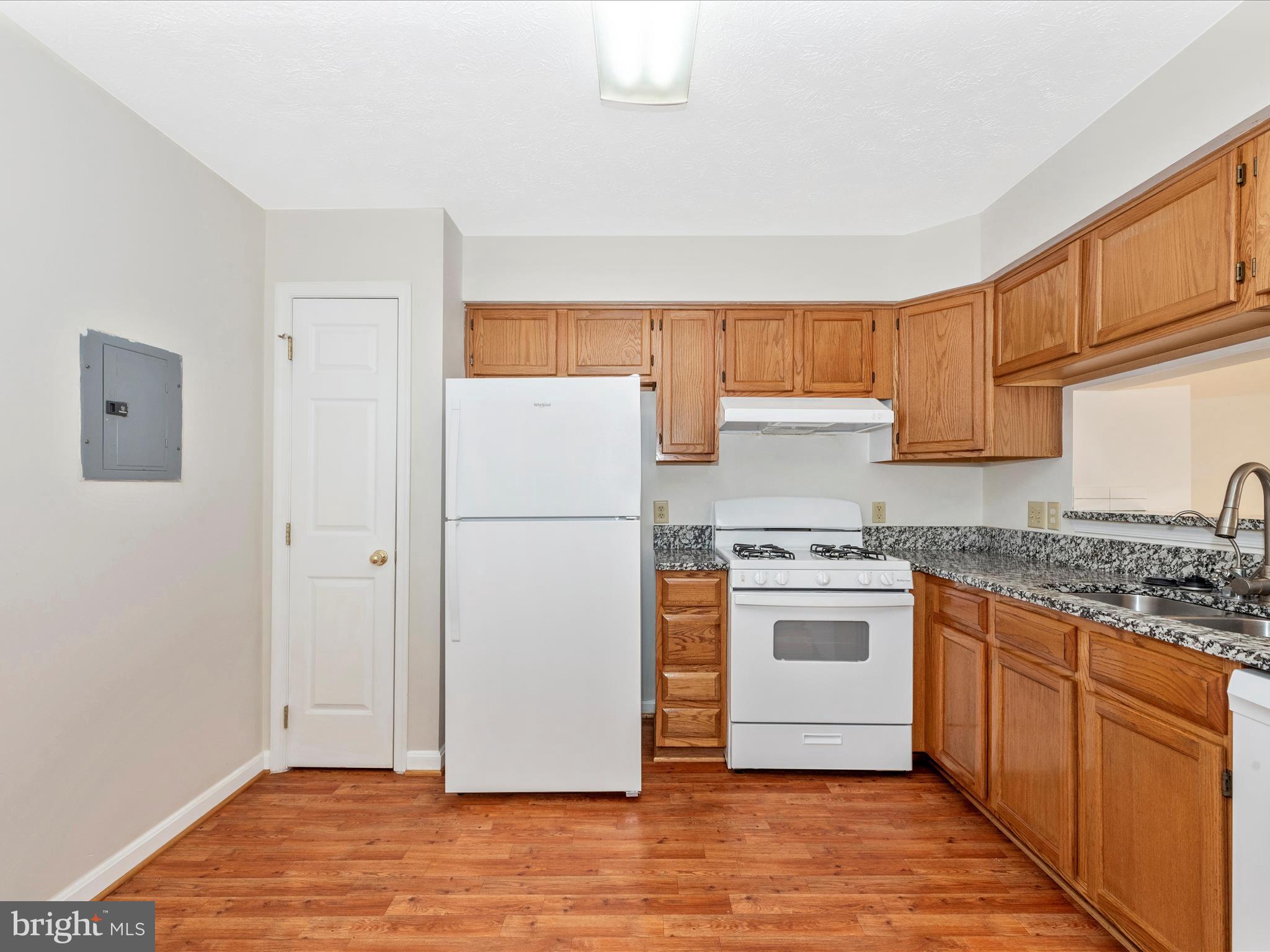 AVINGTON PARK - Residential