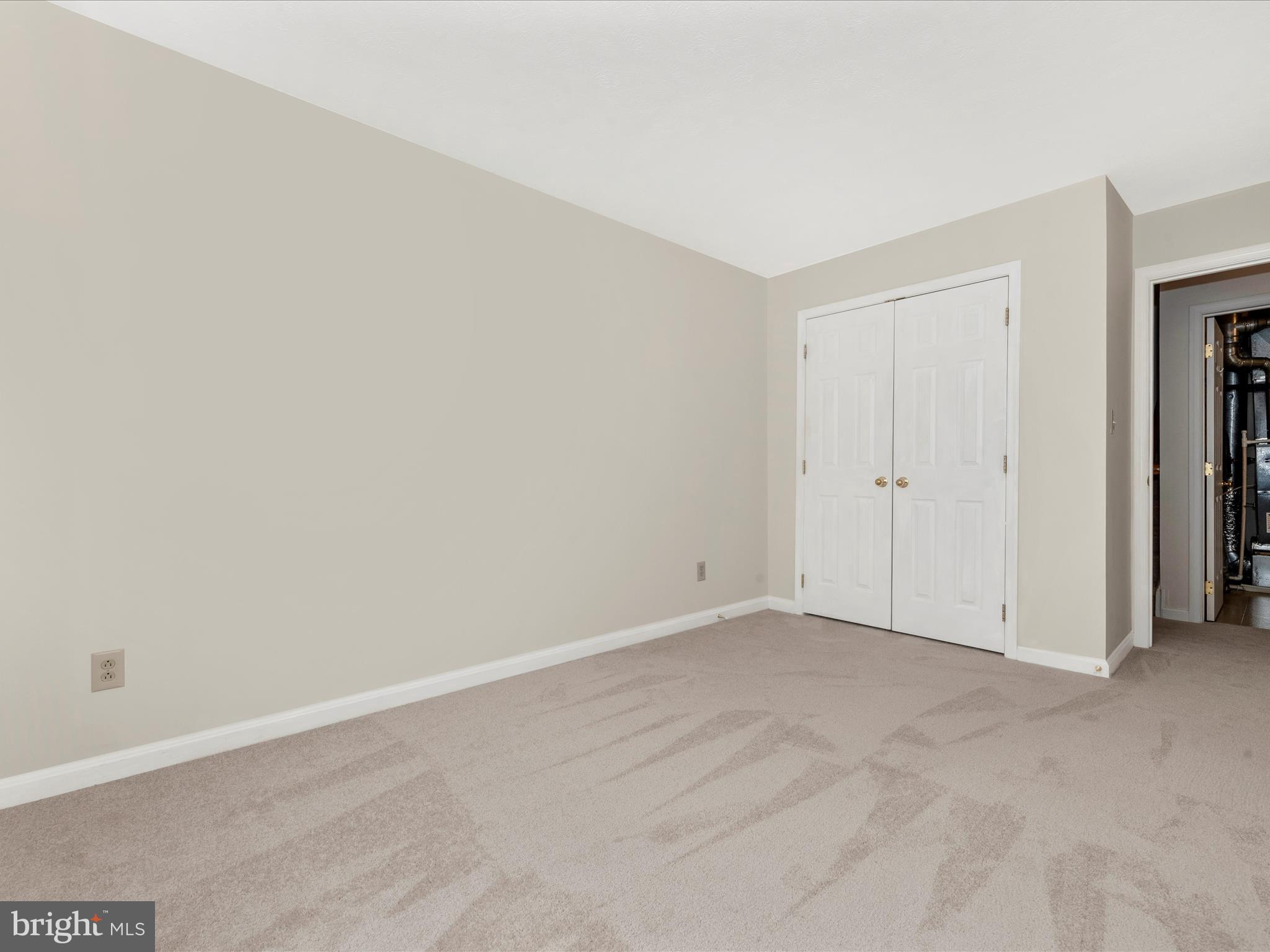 AVINGTON PARK - Residential