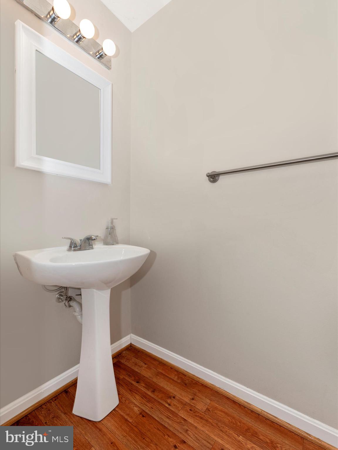 AVINGTON PARK - Residential