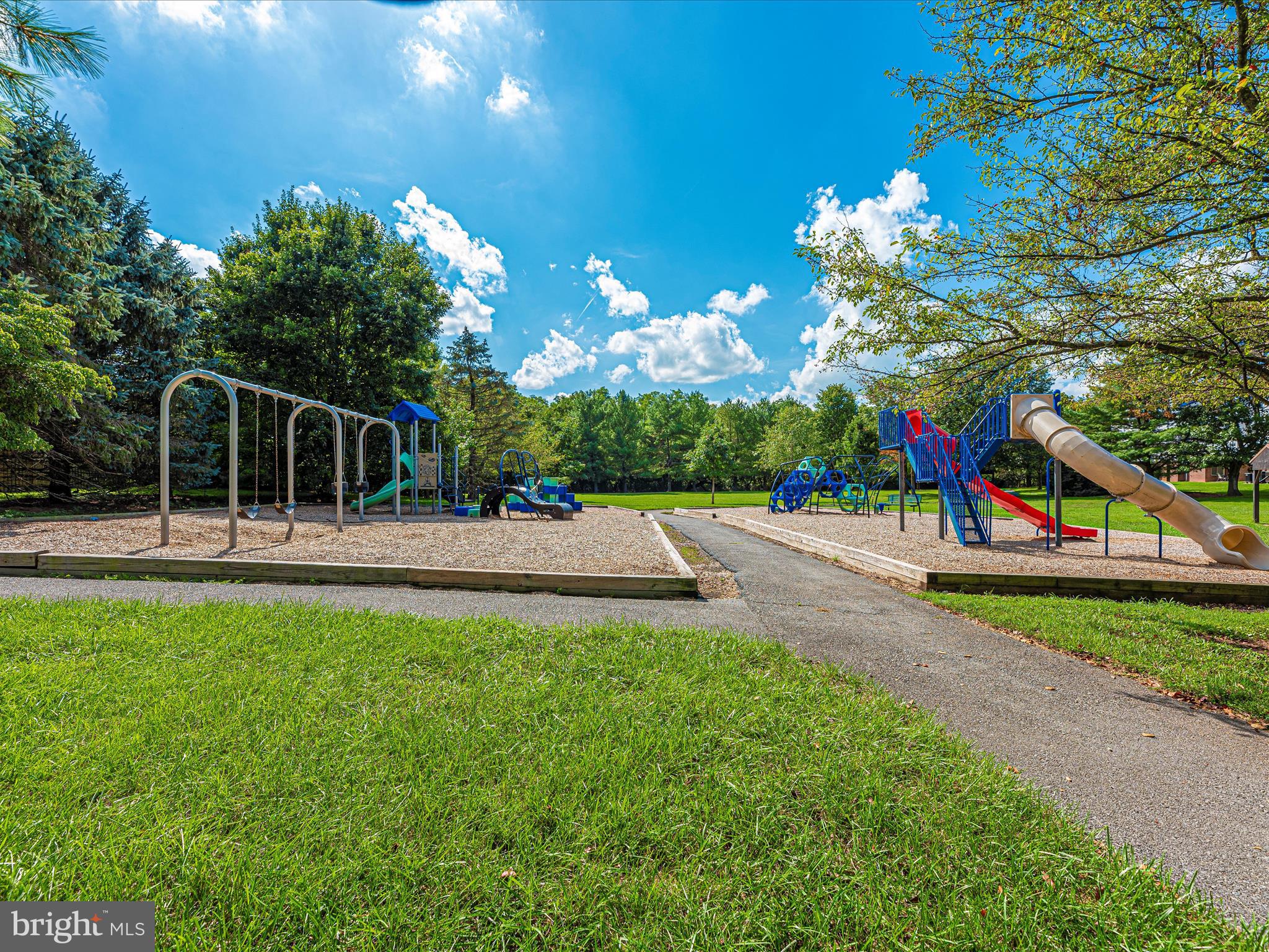 AVINGTON PARK - Residential