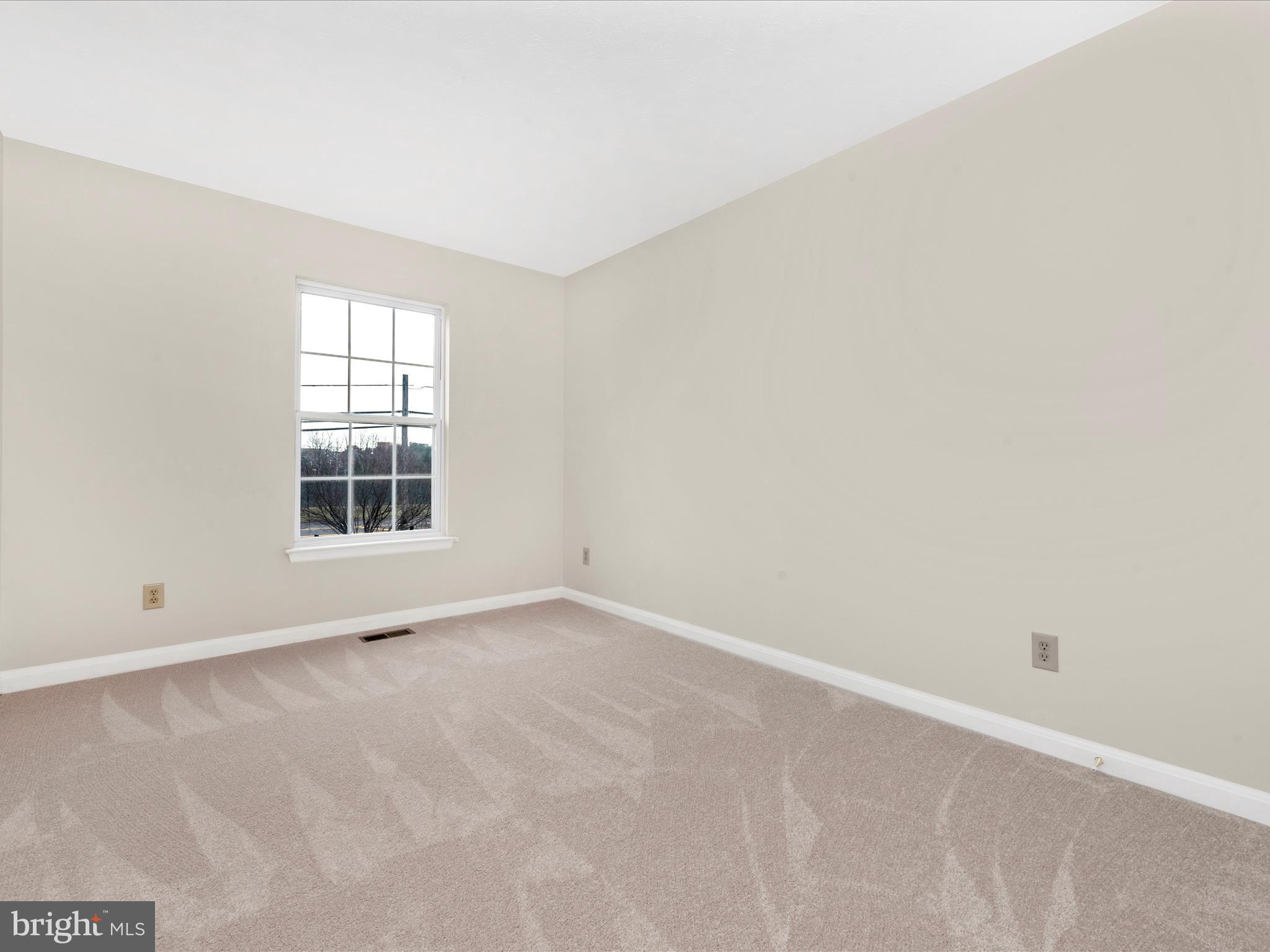 AVINGTON PARK - Residential