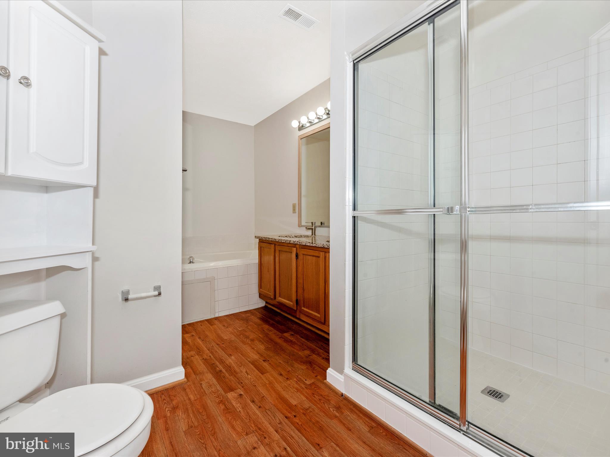 AVINGTON PARK - Residential