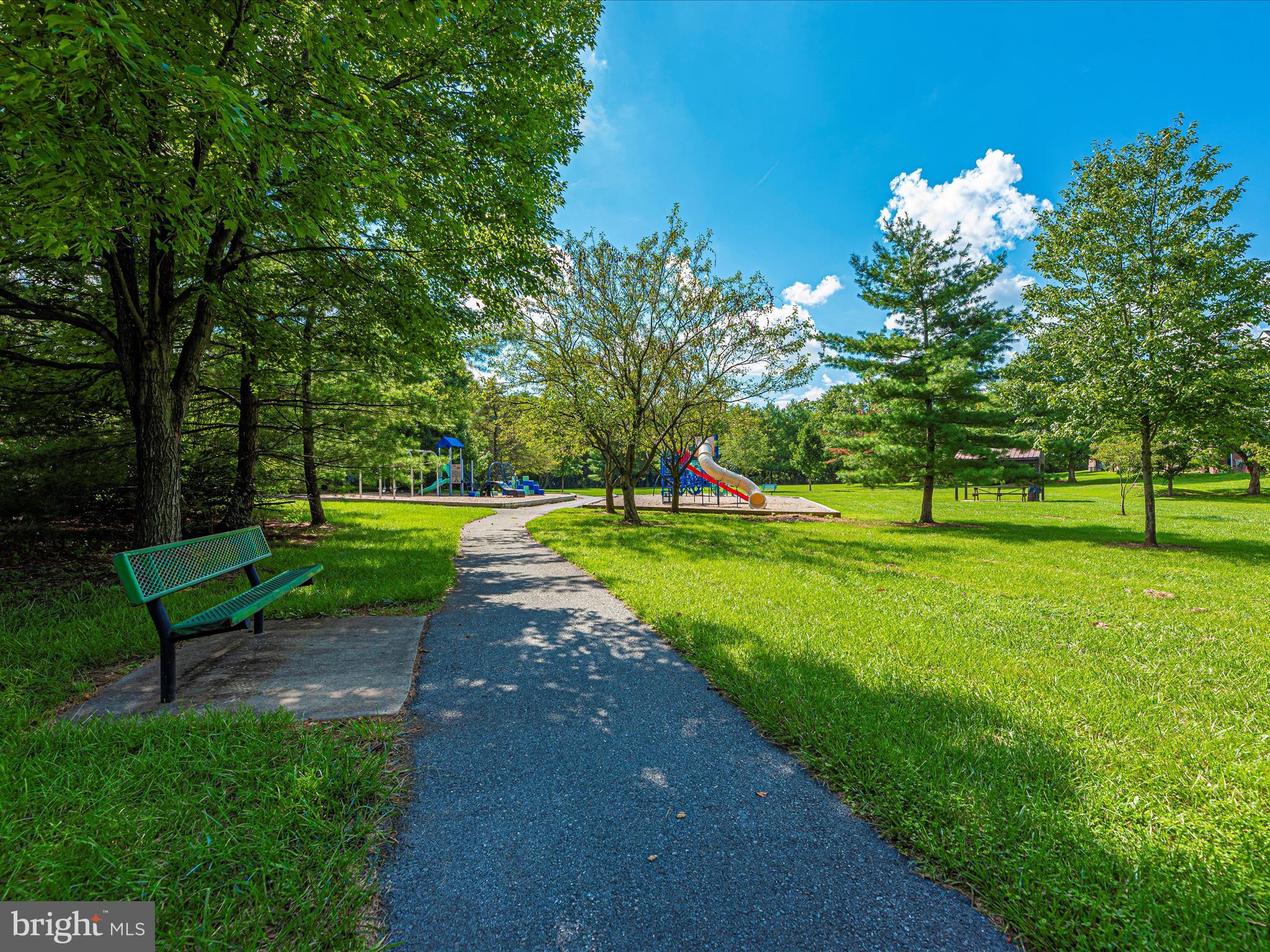 AVINGTON PARK - Residential