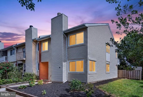 13300 Schwenger Place, Herndon, VA MLS: VAFX2339800