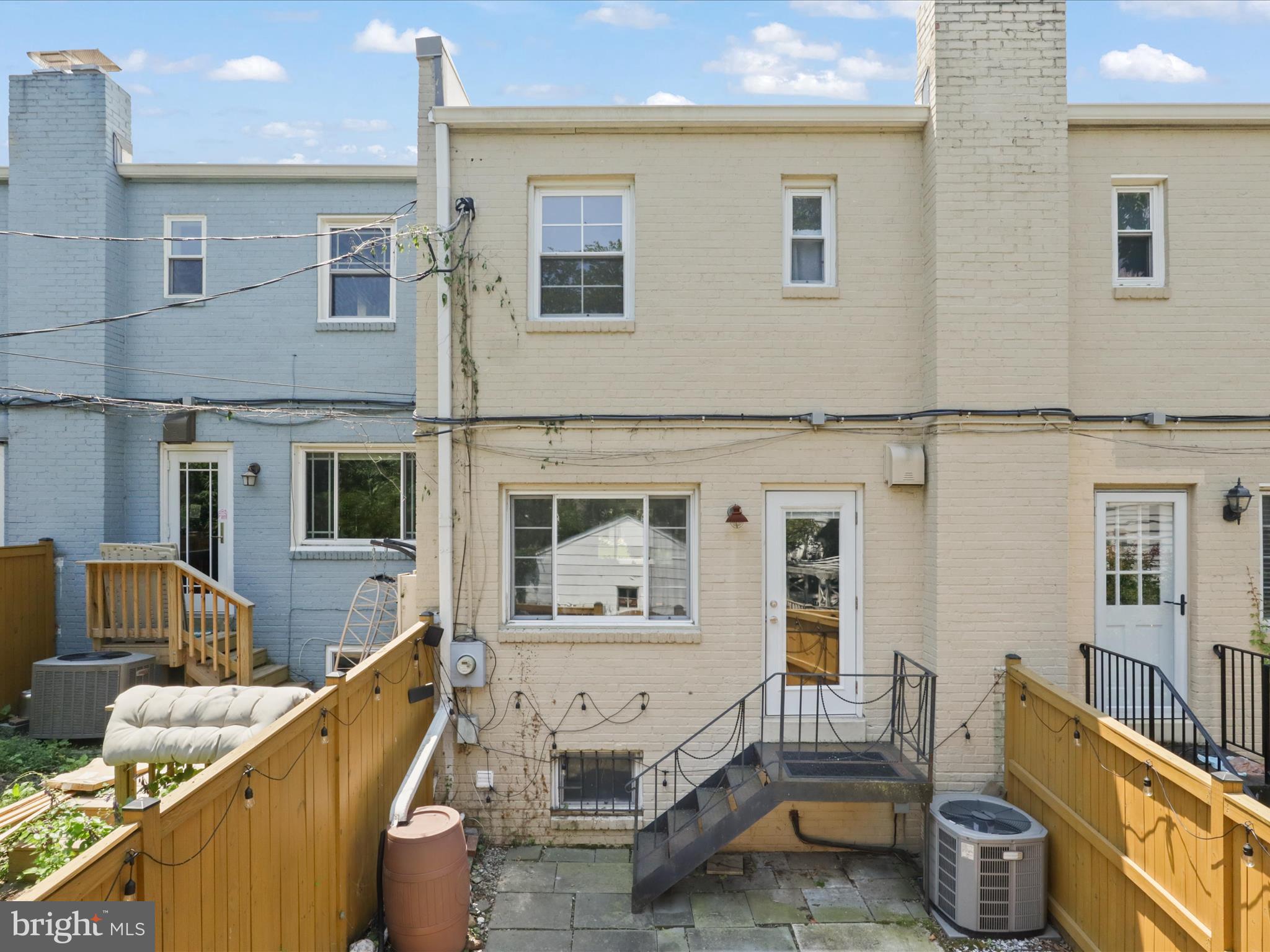 CLIFF GARDENS - Residential