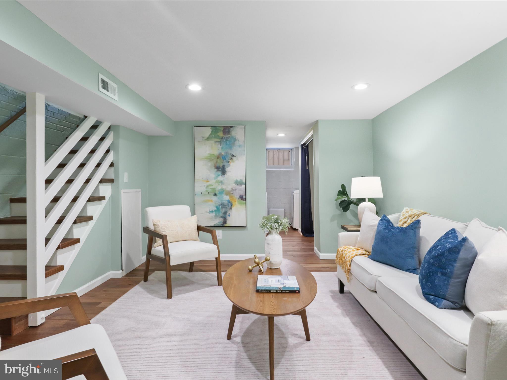 CLIFF GARDENS - Residential