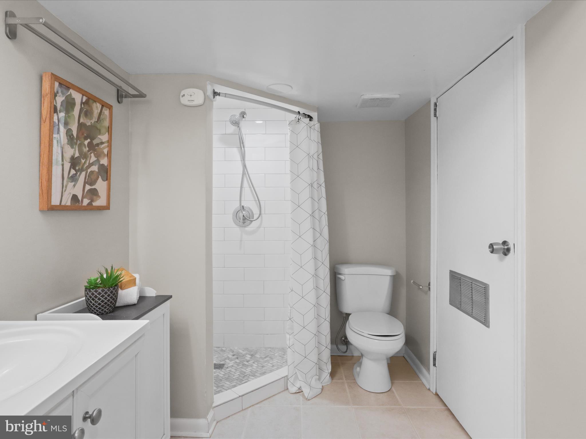 CLIFF GARDENS - Residential