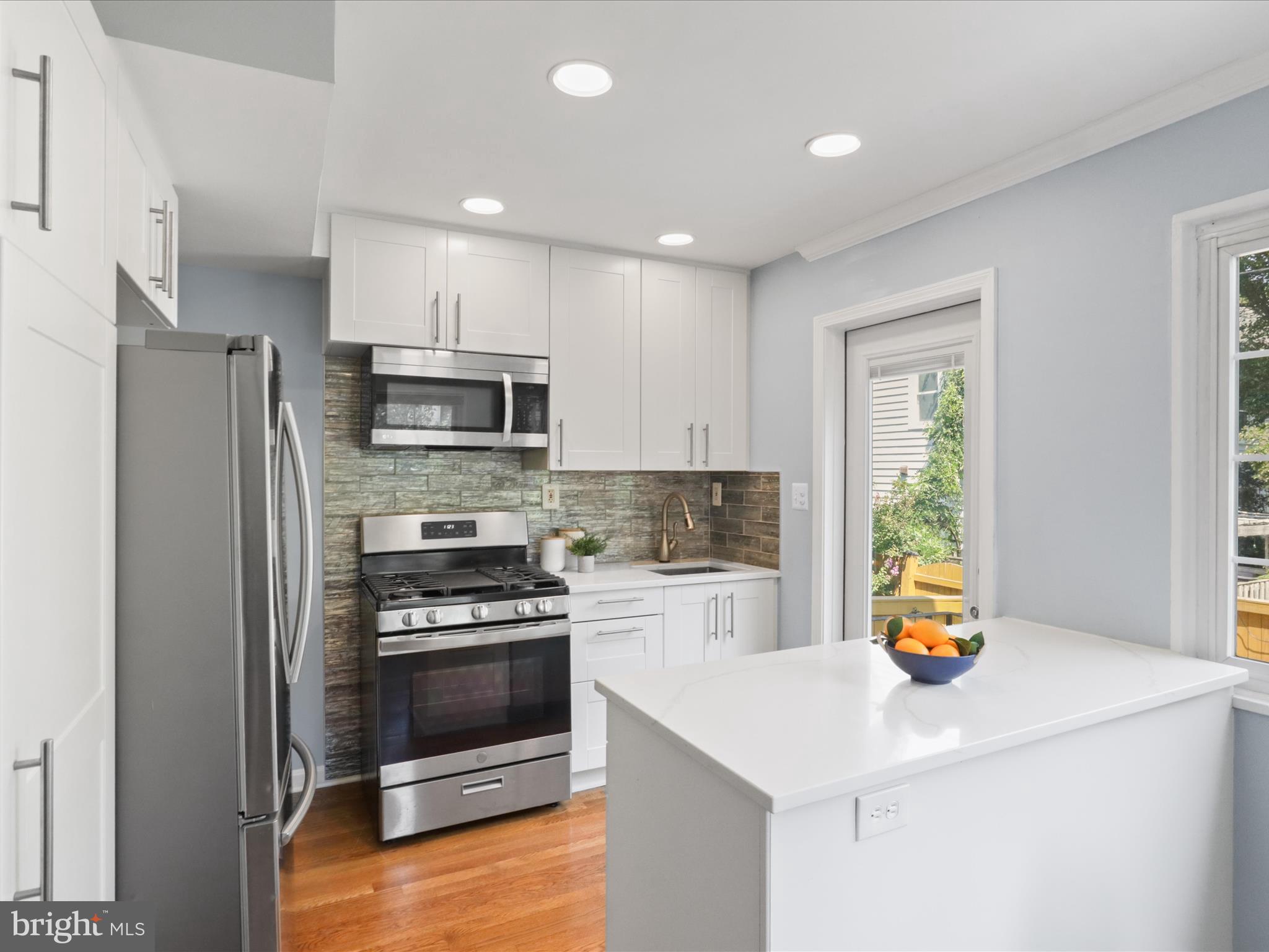 CLIFF GARDENS - Residential