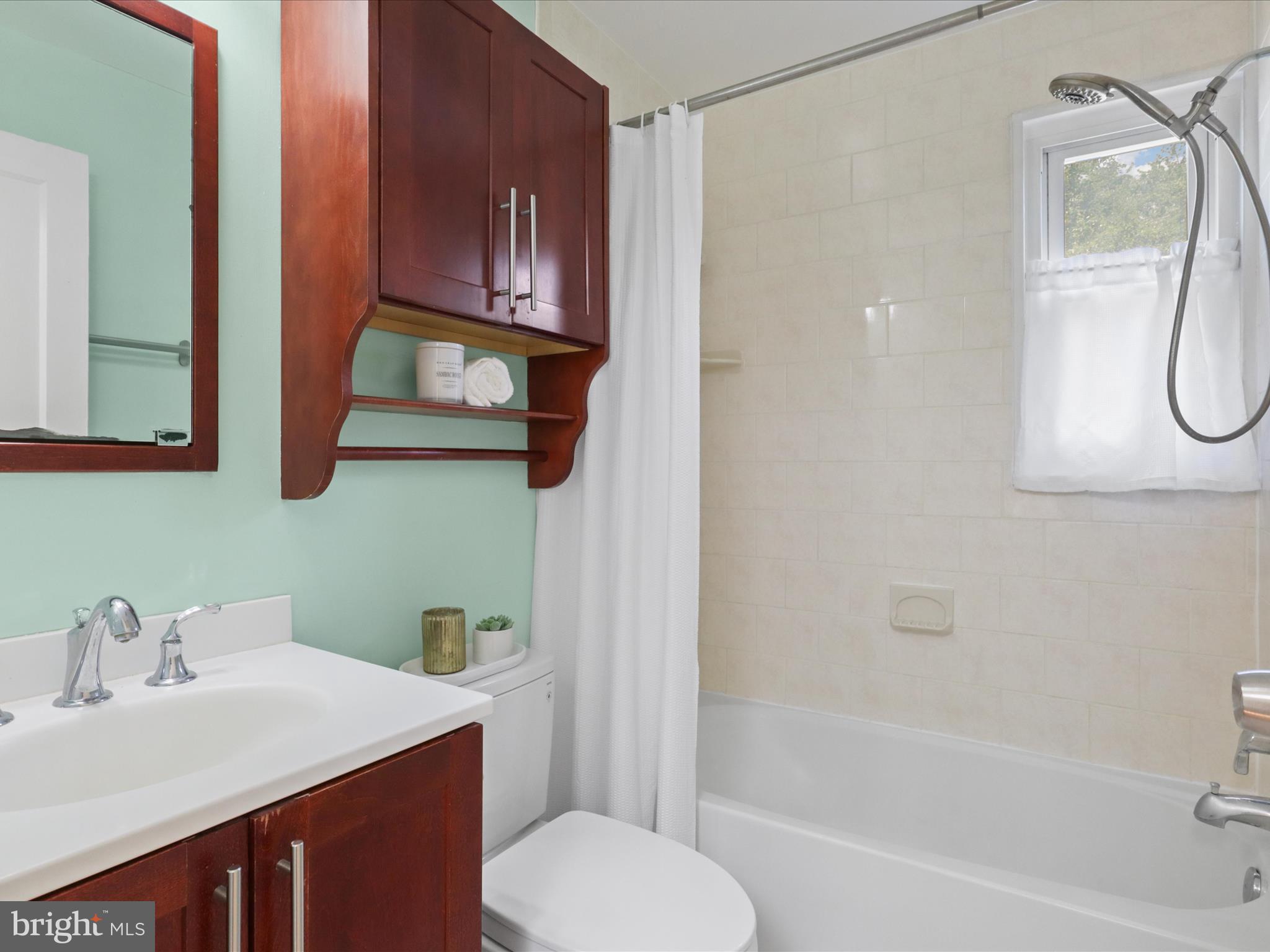 CLIFF GARDENS - Residential