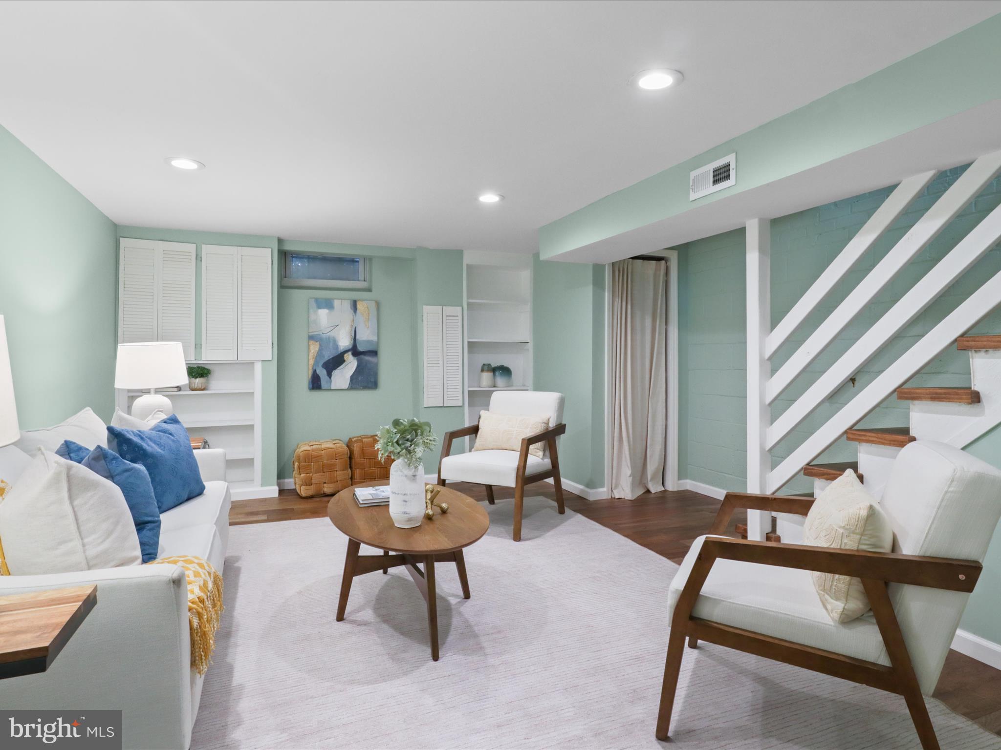 CLIFF GARDENS - Residential