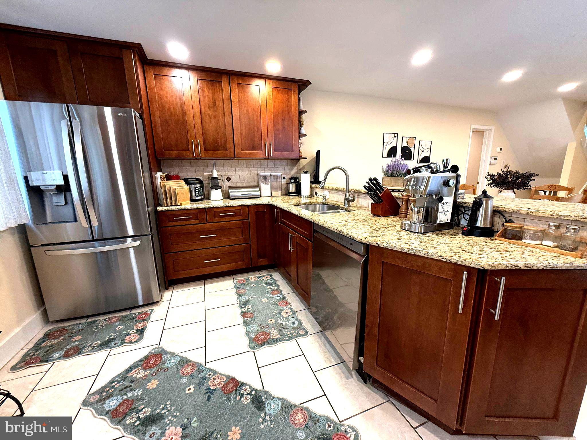 657 ARTWOOD DRIVE