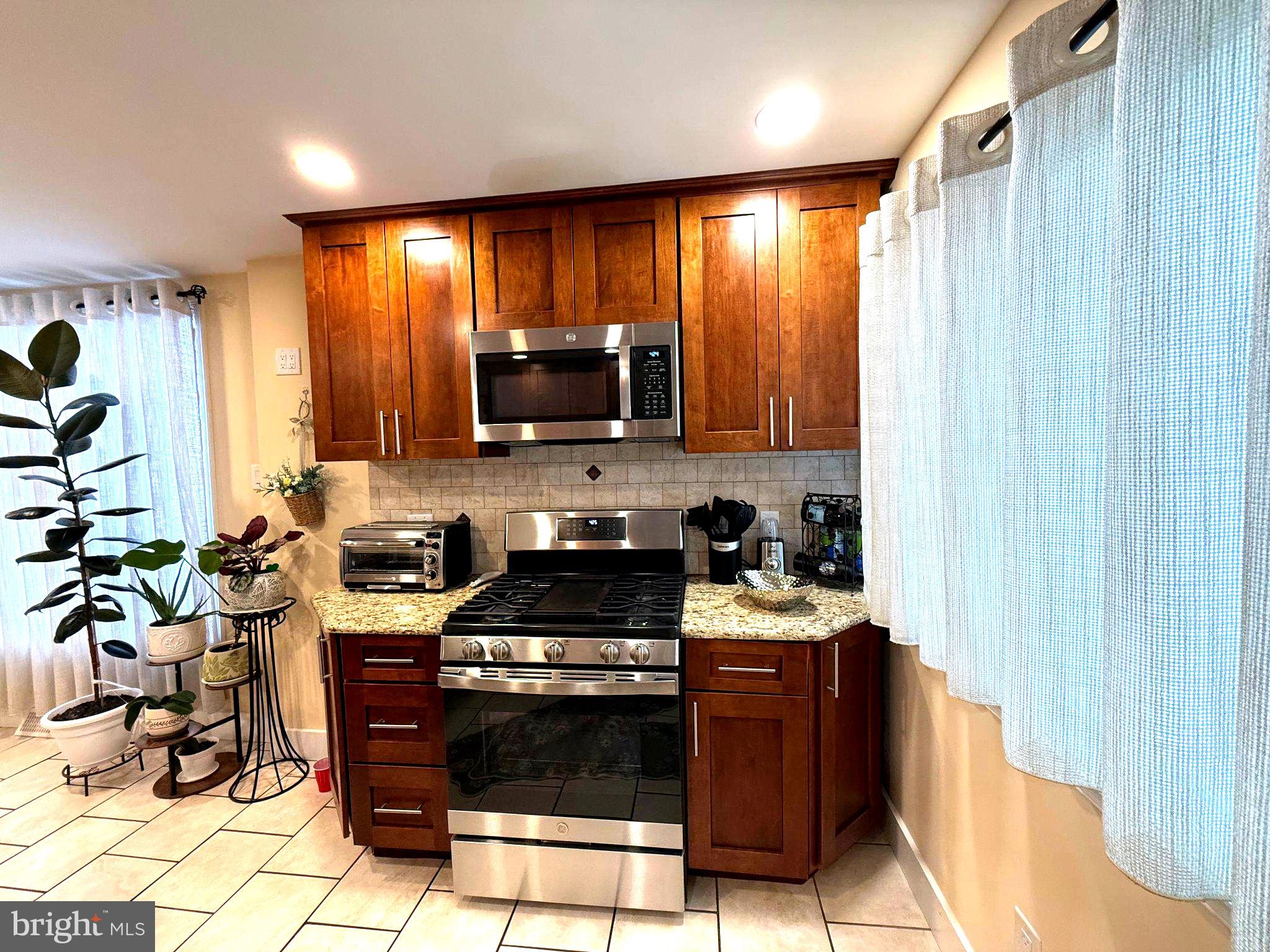 657 ARTWOOD DRIVE