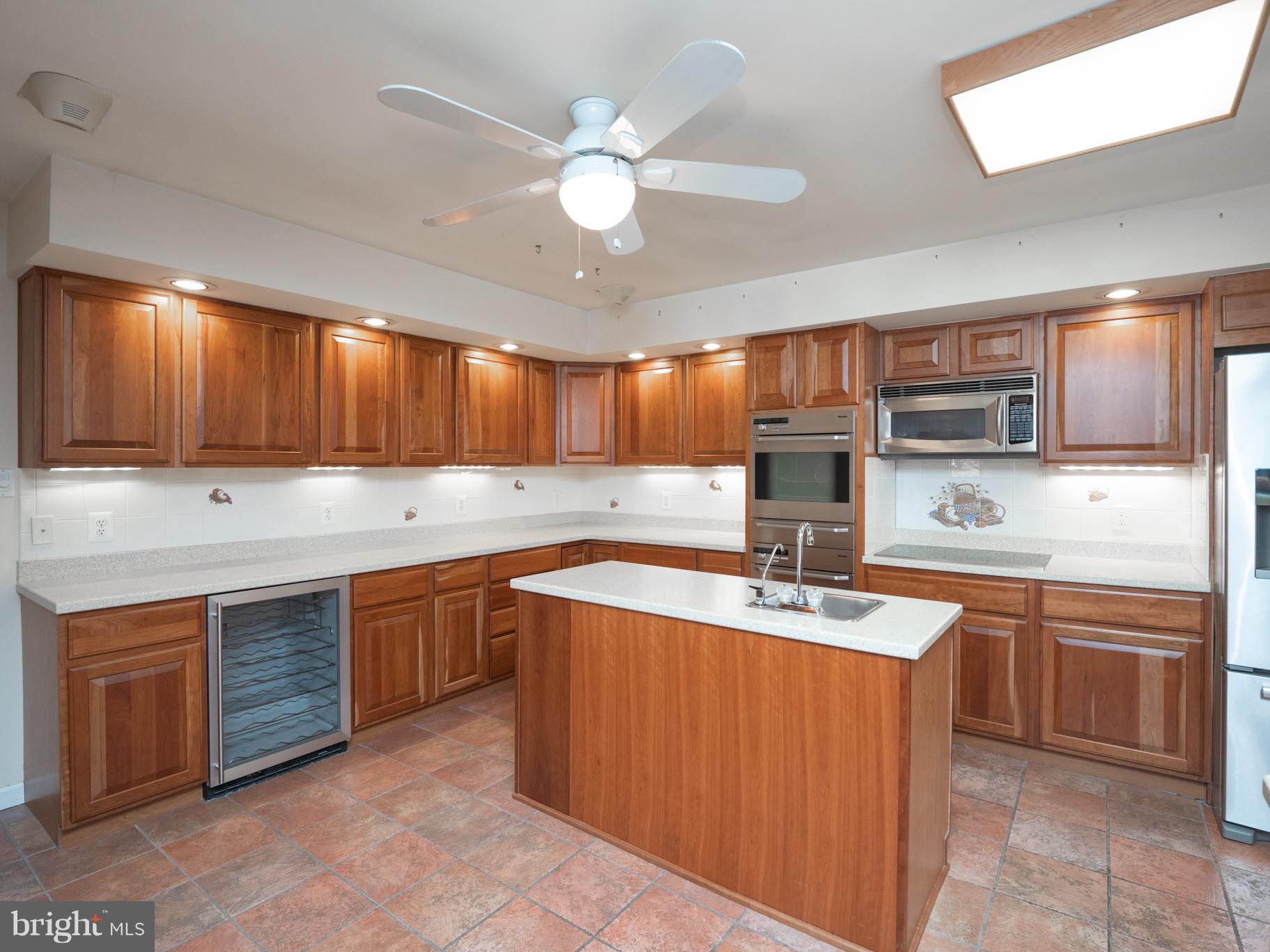 HARBOR OAKS - Residential