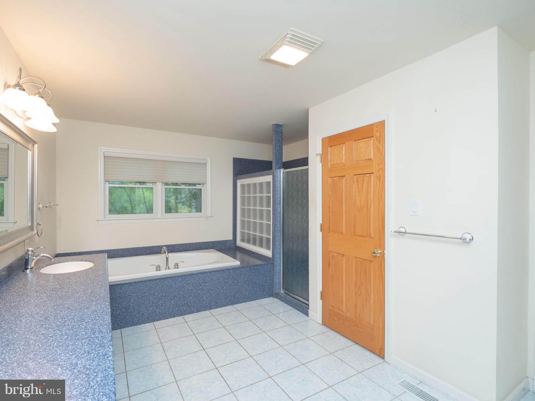 HARBOR OAKS - Residential