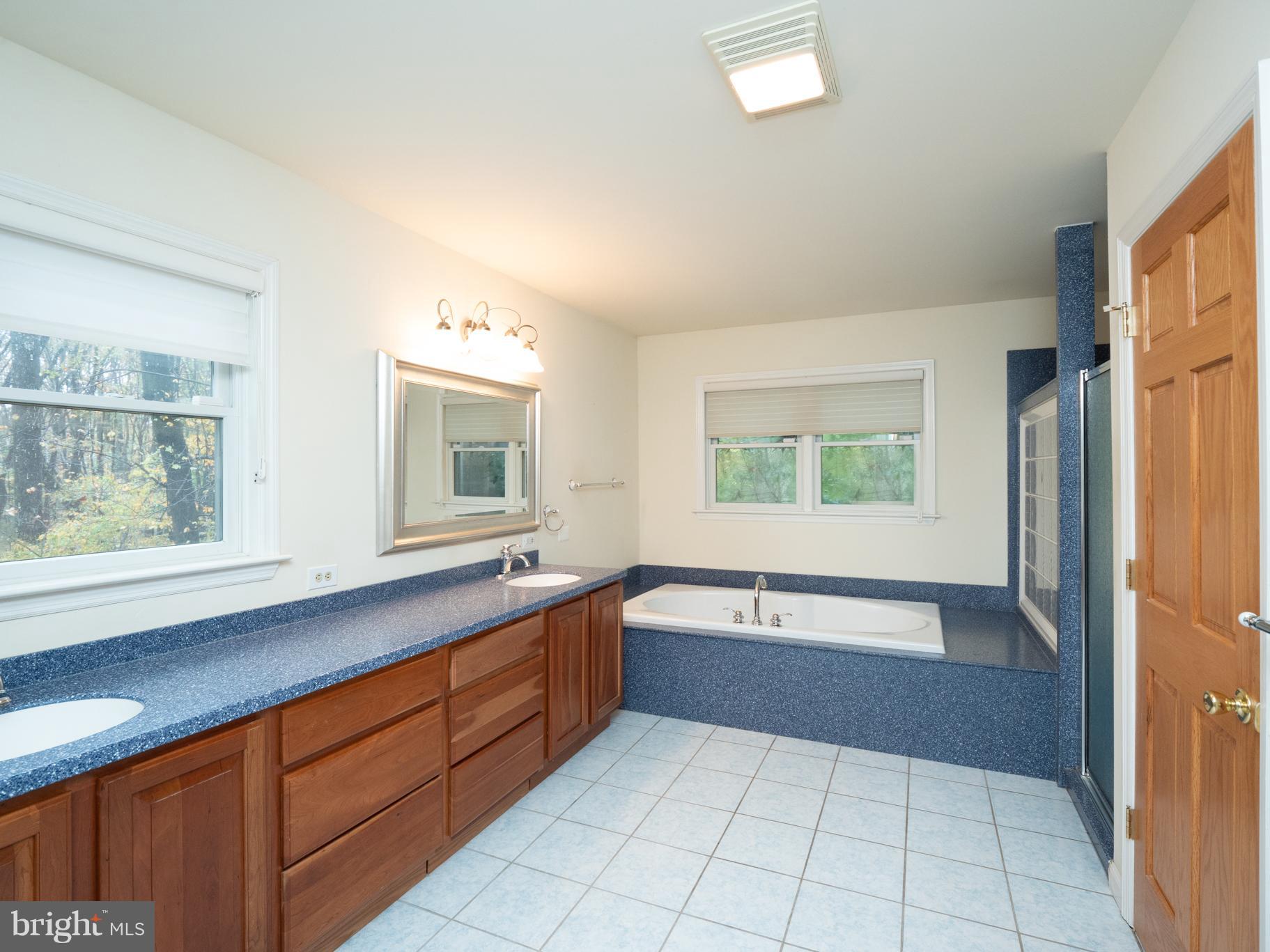 HARBOR OAKS - Residential