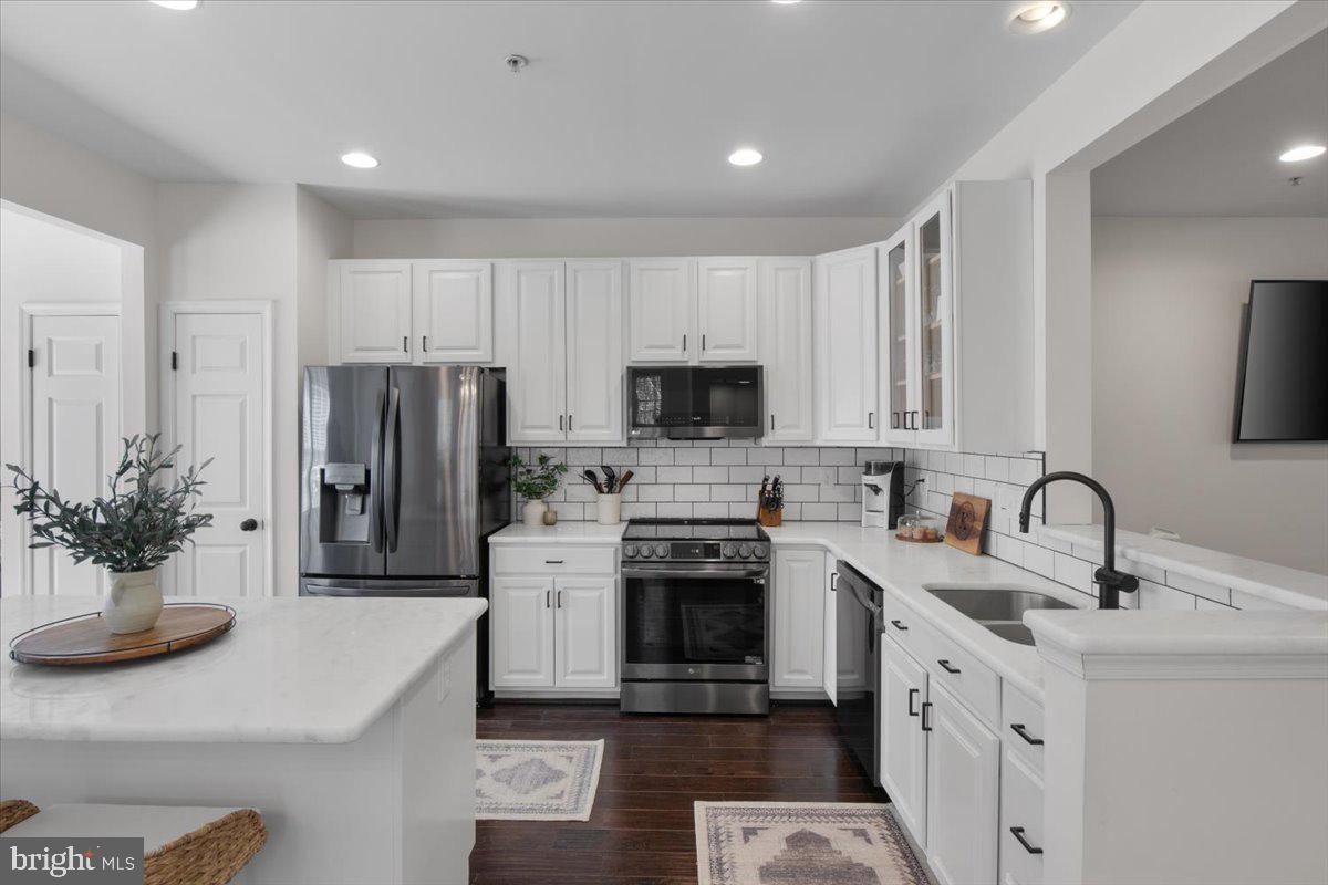 8343 AUTUMN CREST LANE 6