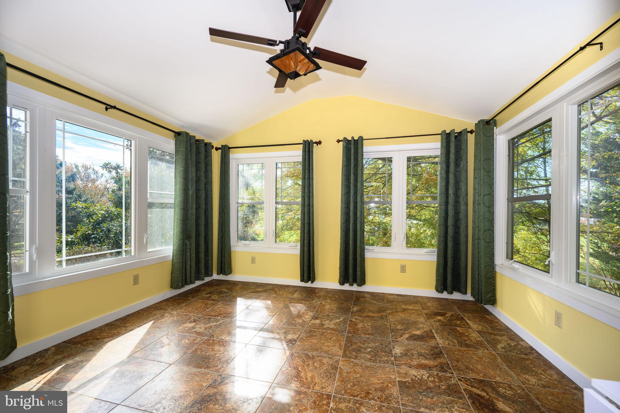 TOLCHESTER - Residential