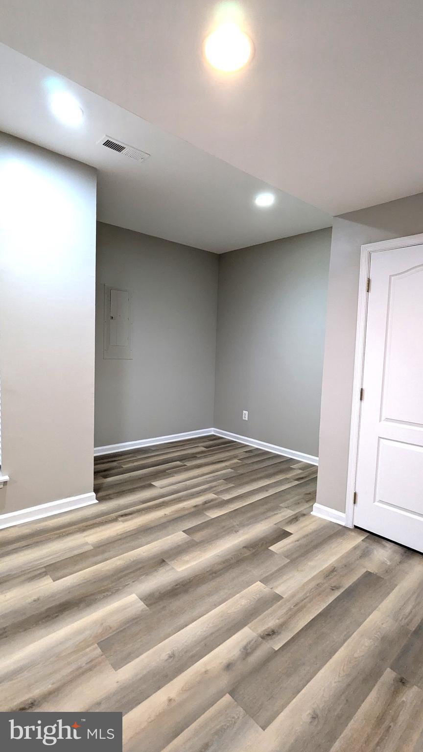 FARMWELL HUNT - Residential Lease