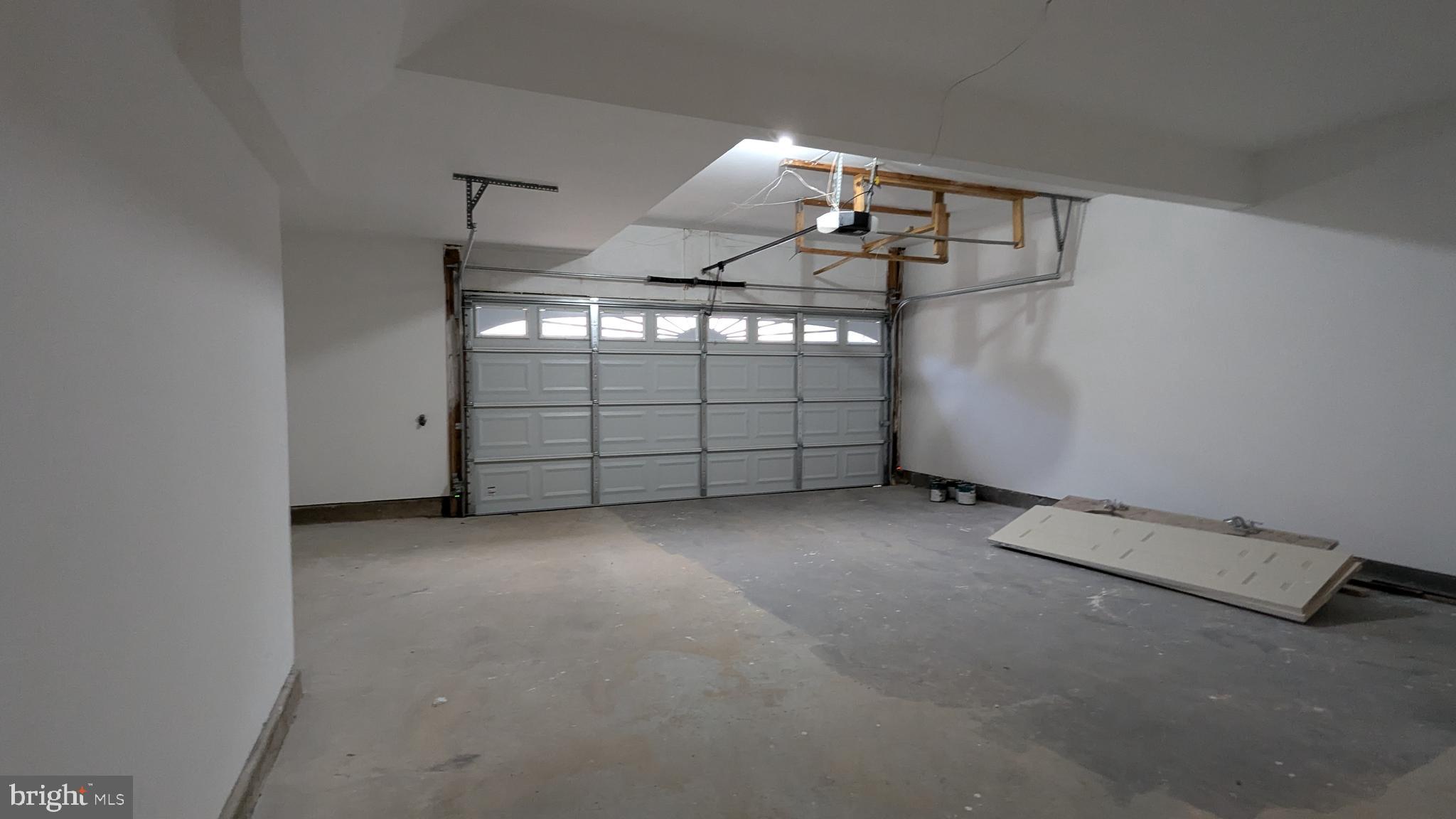 FARMWELL HUNT - Residential Lease