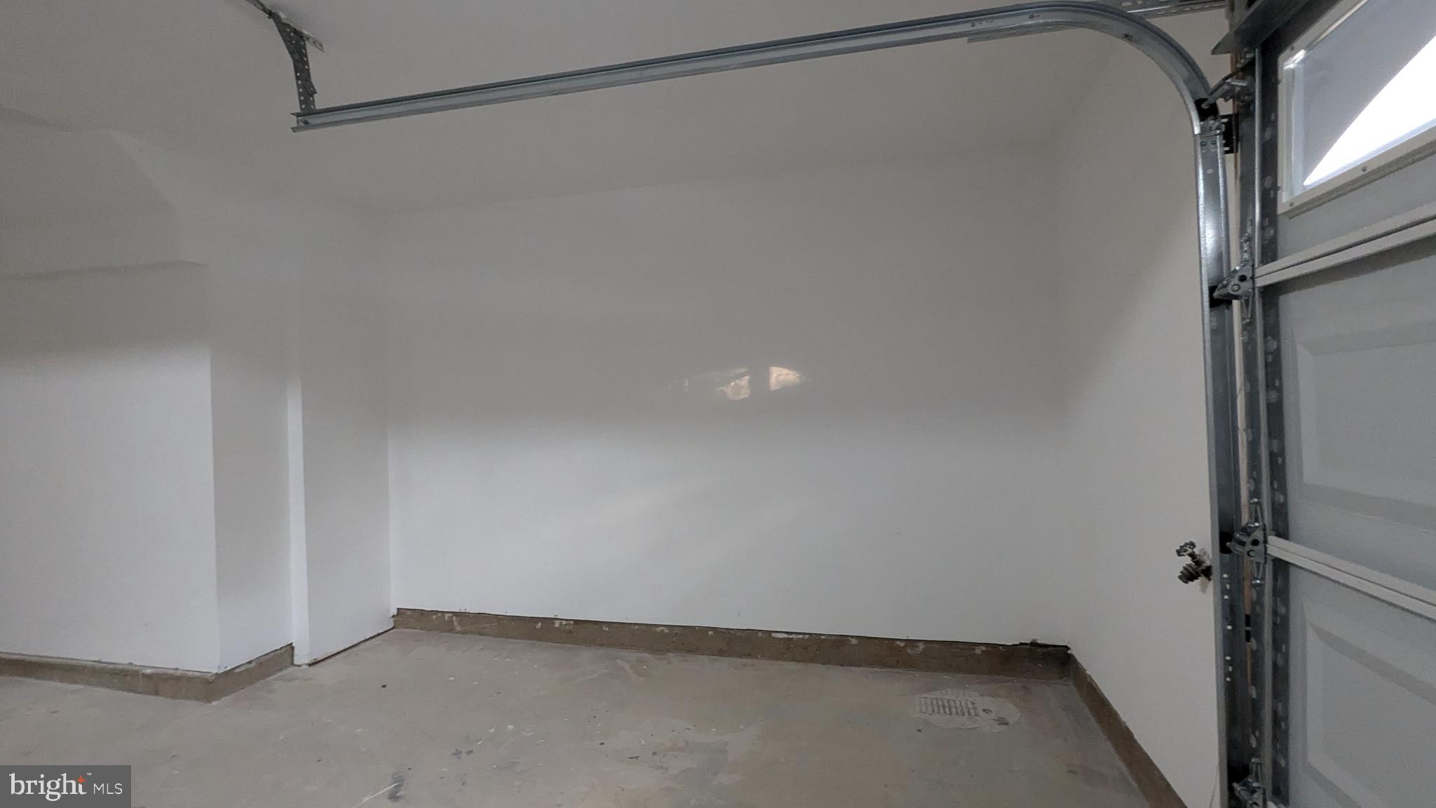 FARMWELL HUNT - Residential Lease