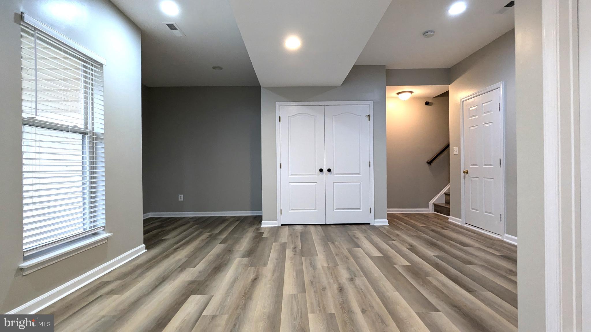 FARMWELL HUNT - Residential Lease