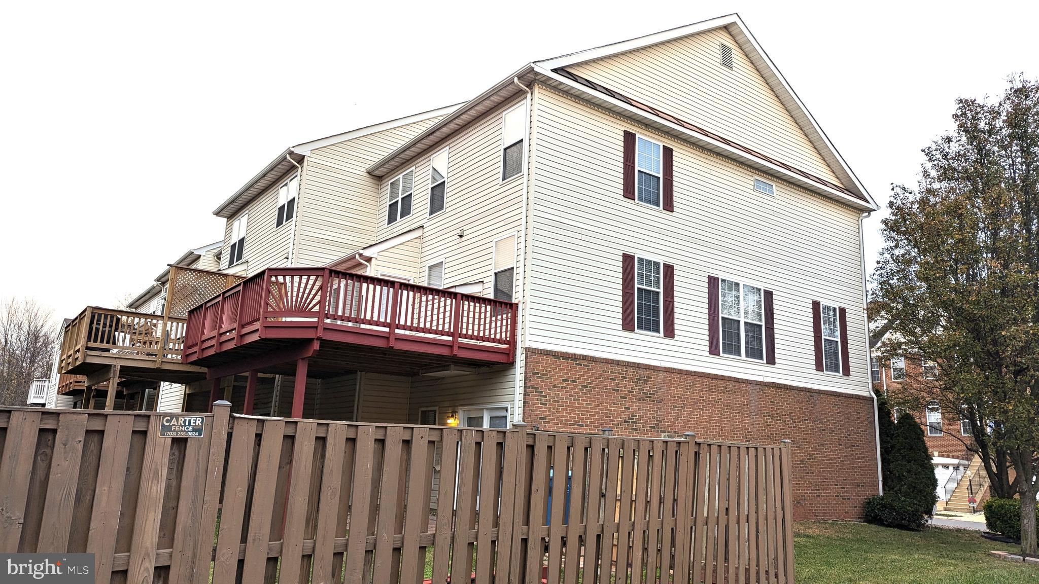 FARMWELL HUNT - Residential Lease