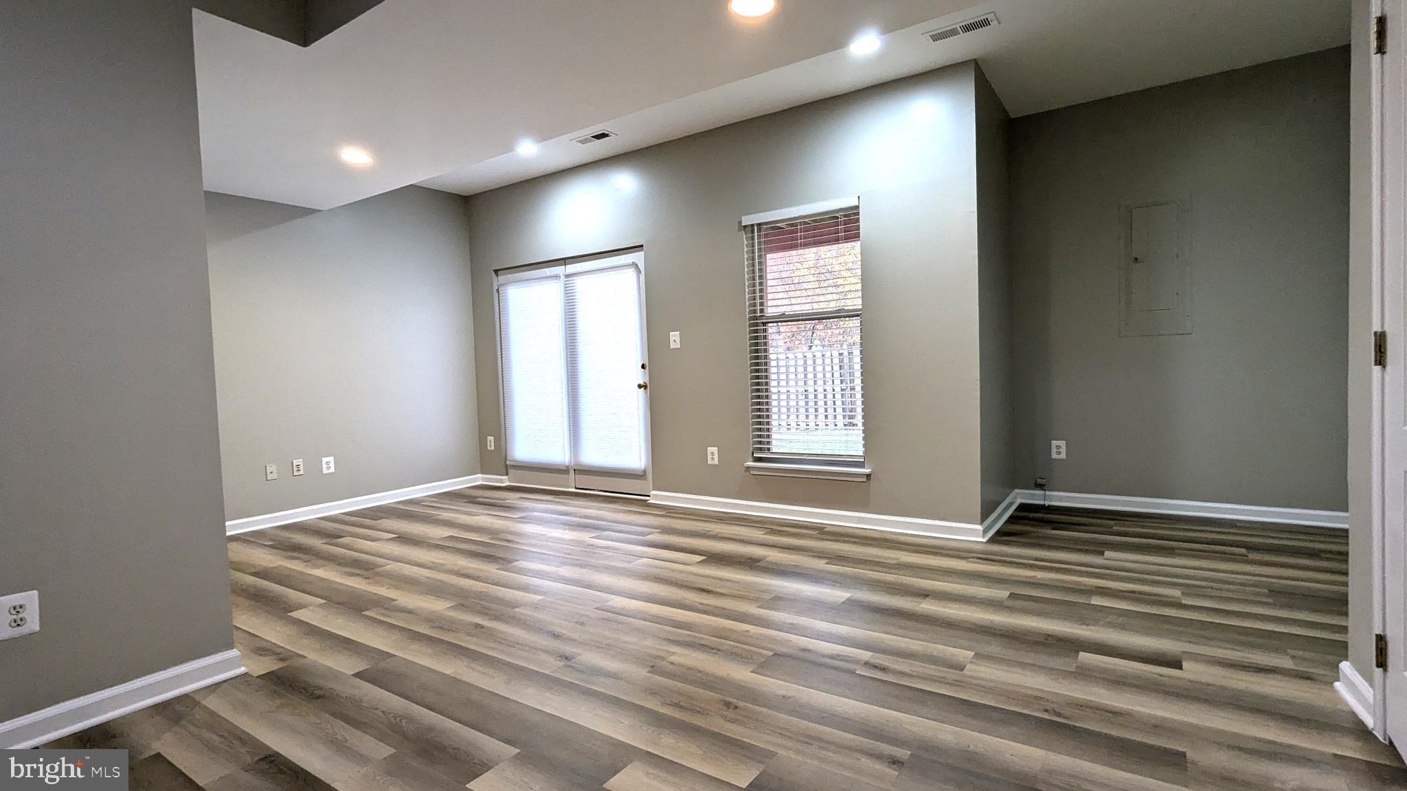 FARMWELL HUNT - Residential Lease