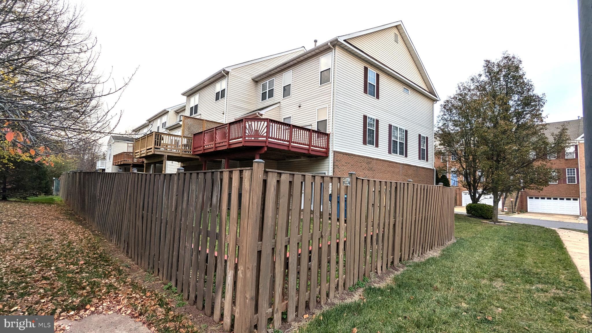 FARMWELL HUNT - Residential Lease