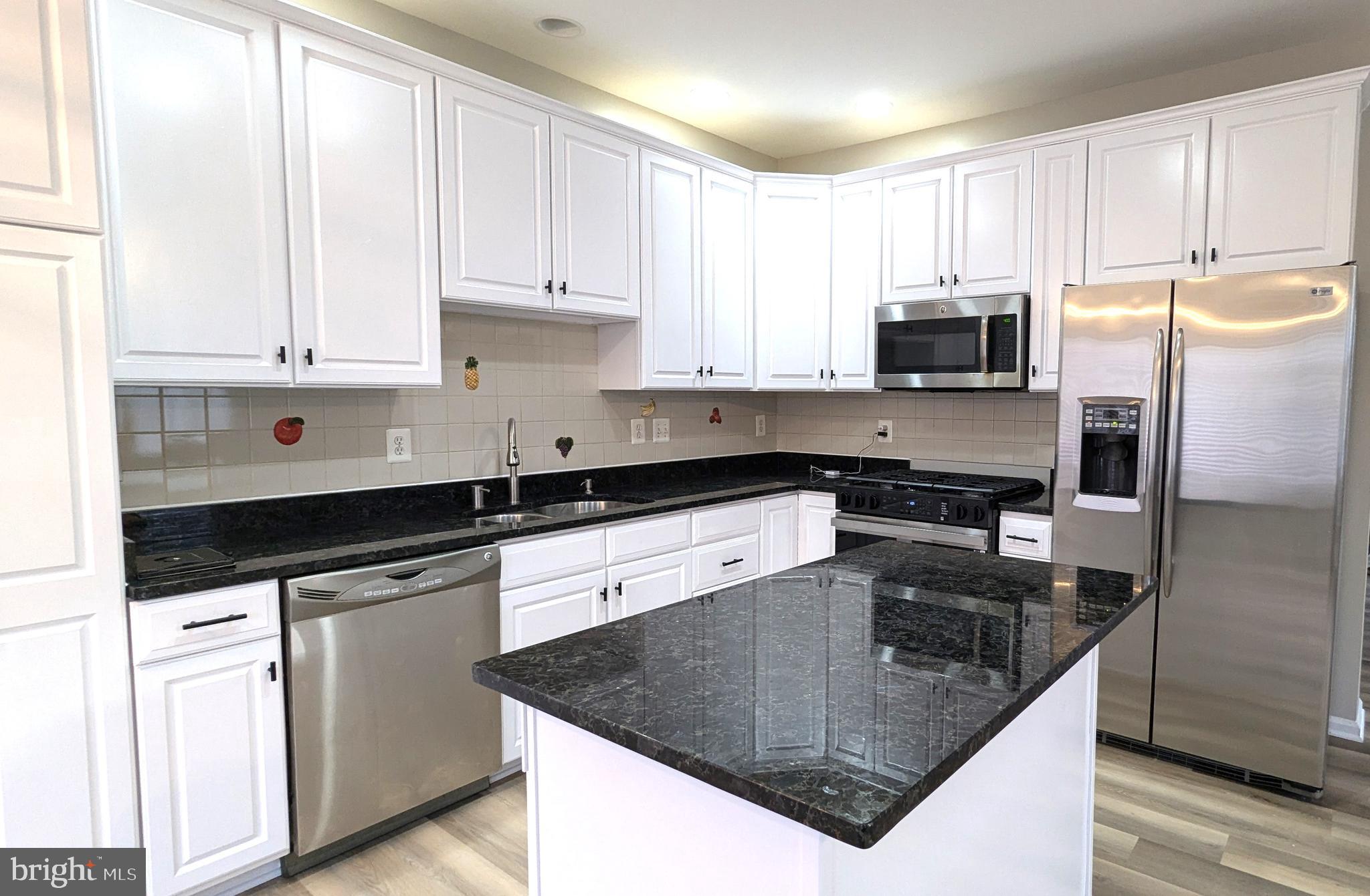 FARMWELL HUNT - Residential Lease
