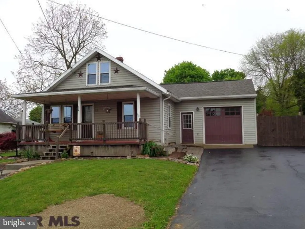 114 S Locke Avenue, Yeagertown, PA 17099