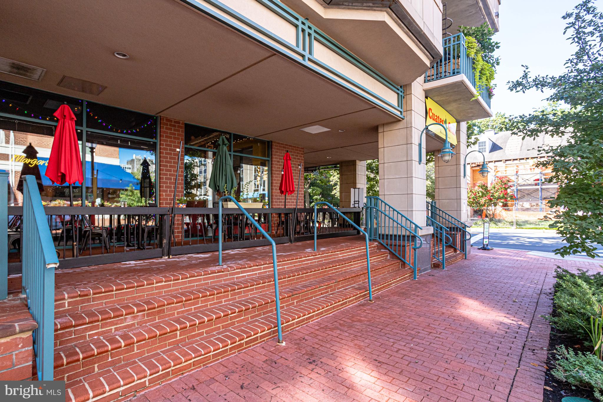 BYRON CONDOMINIUM - Residential