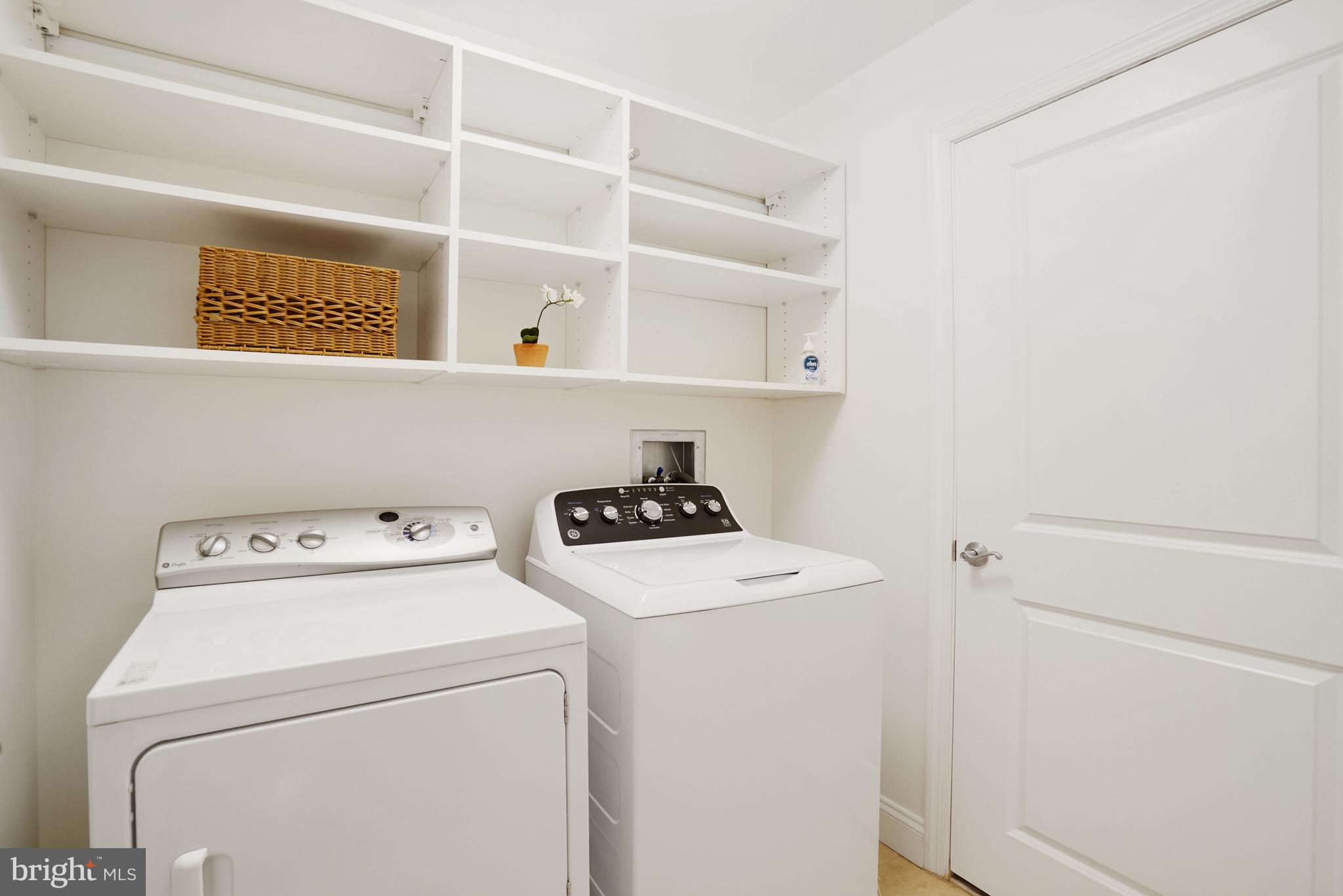 BYRON CONDOMINIUM - Residential