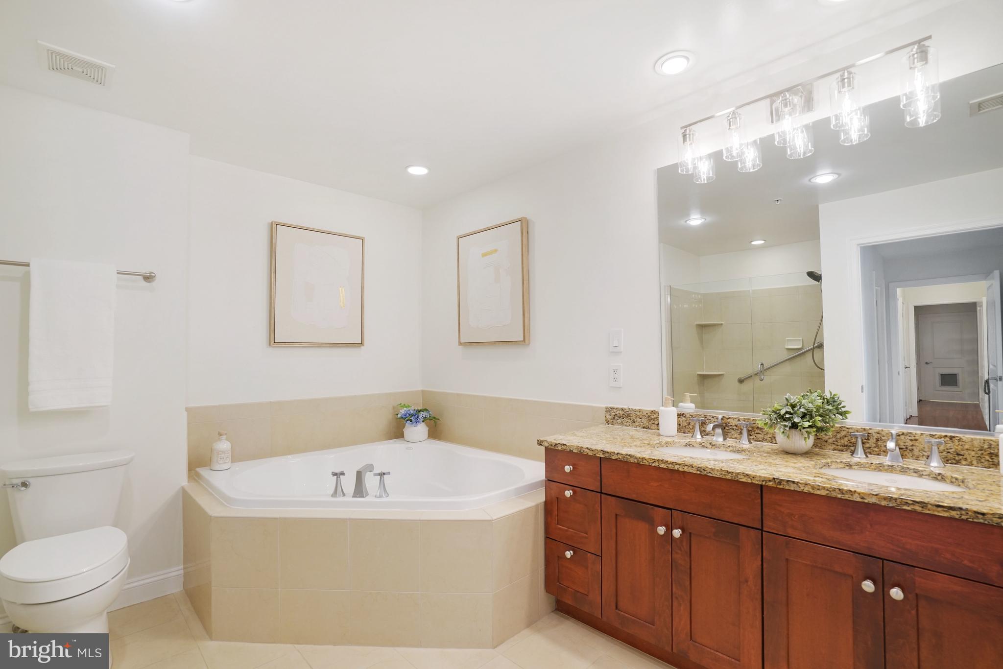 BYRON CONDOMINIUM - Residential