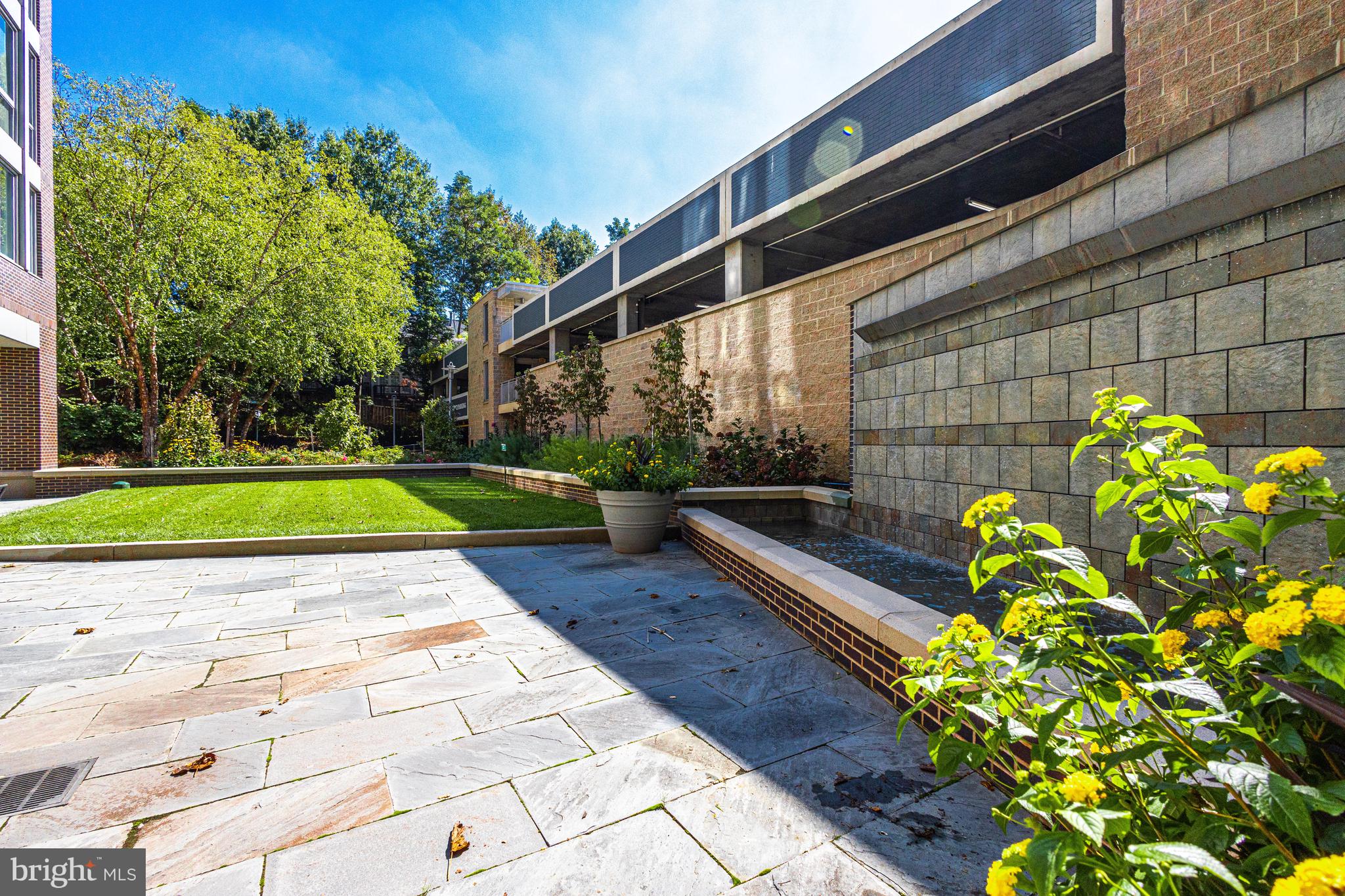 BYRON CONDOMINIUM - Residential