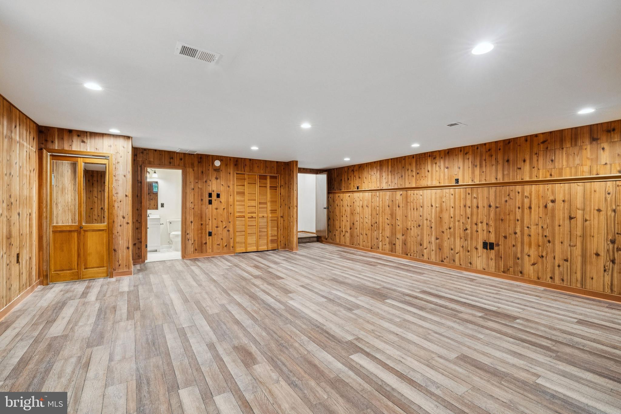 COURTLAND HILLS - Residential