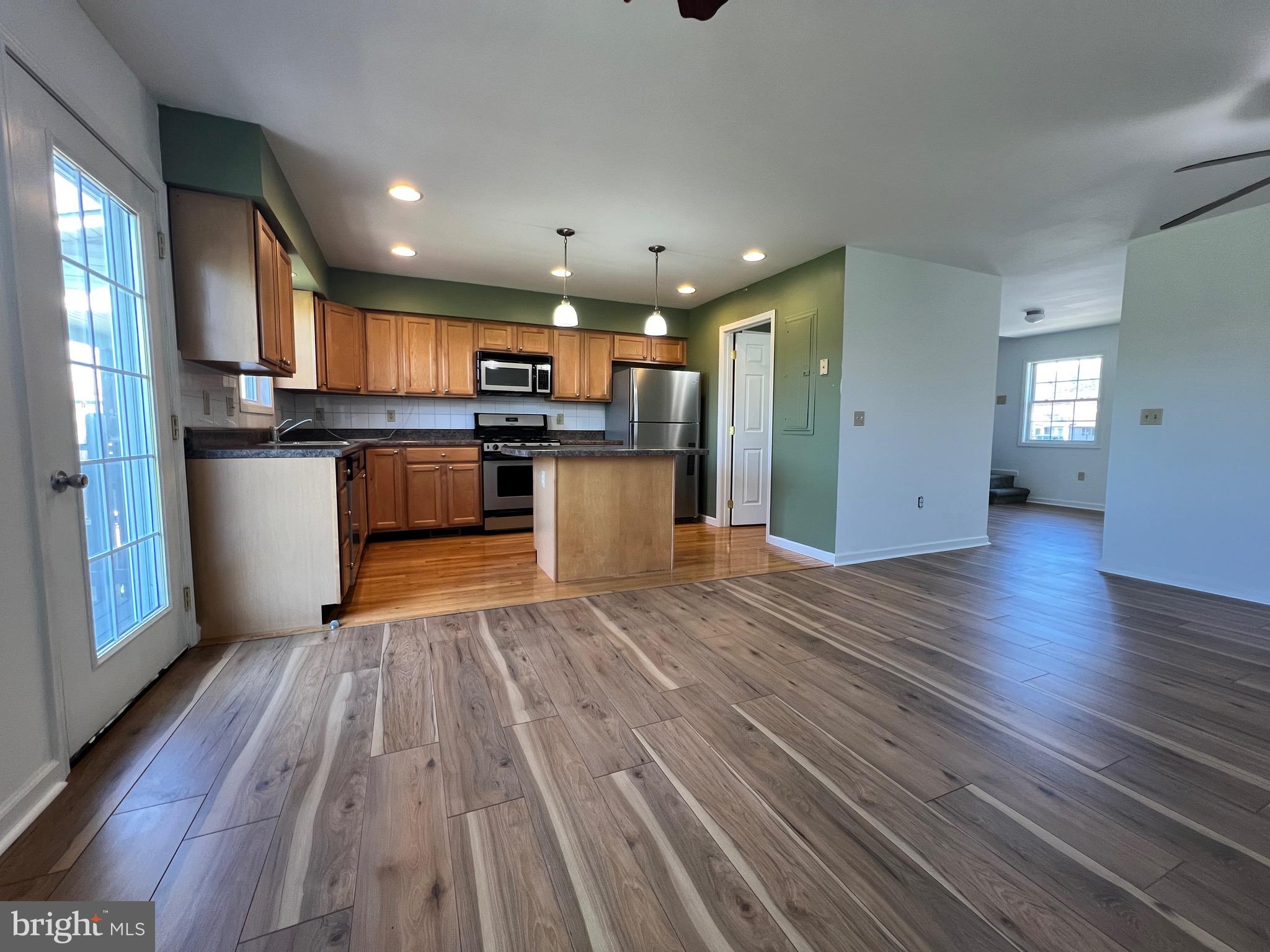 CLEMMENT COMMONS - Residential