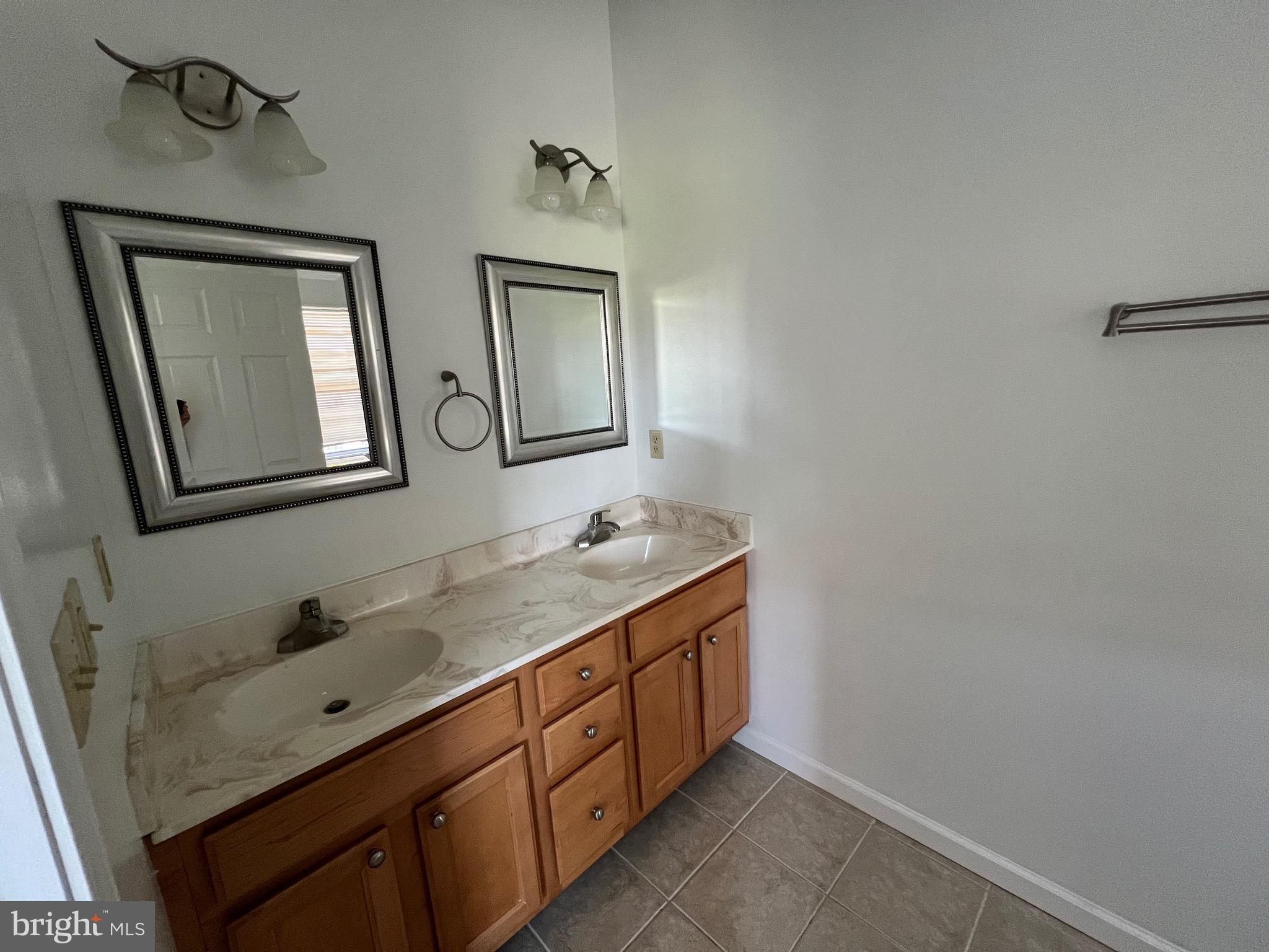 CLEMMENT COMMONS - Residential