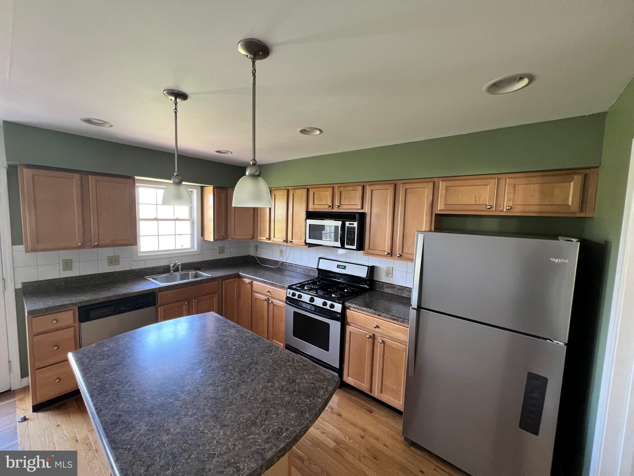 CLEMMENT COMMONS - Residential