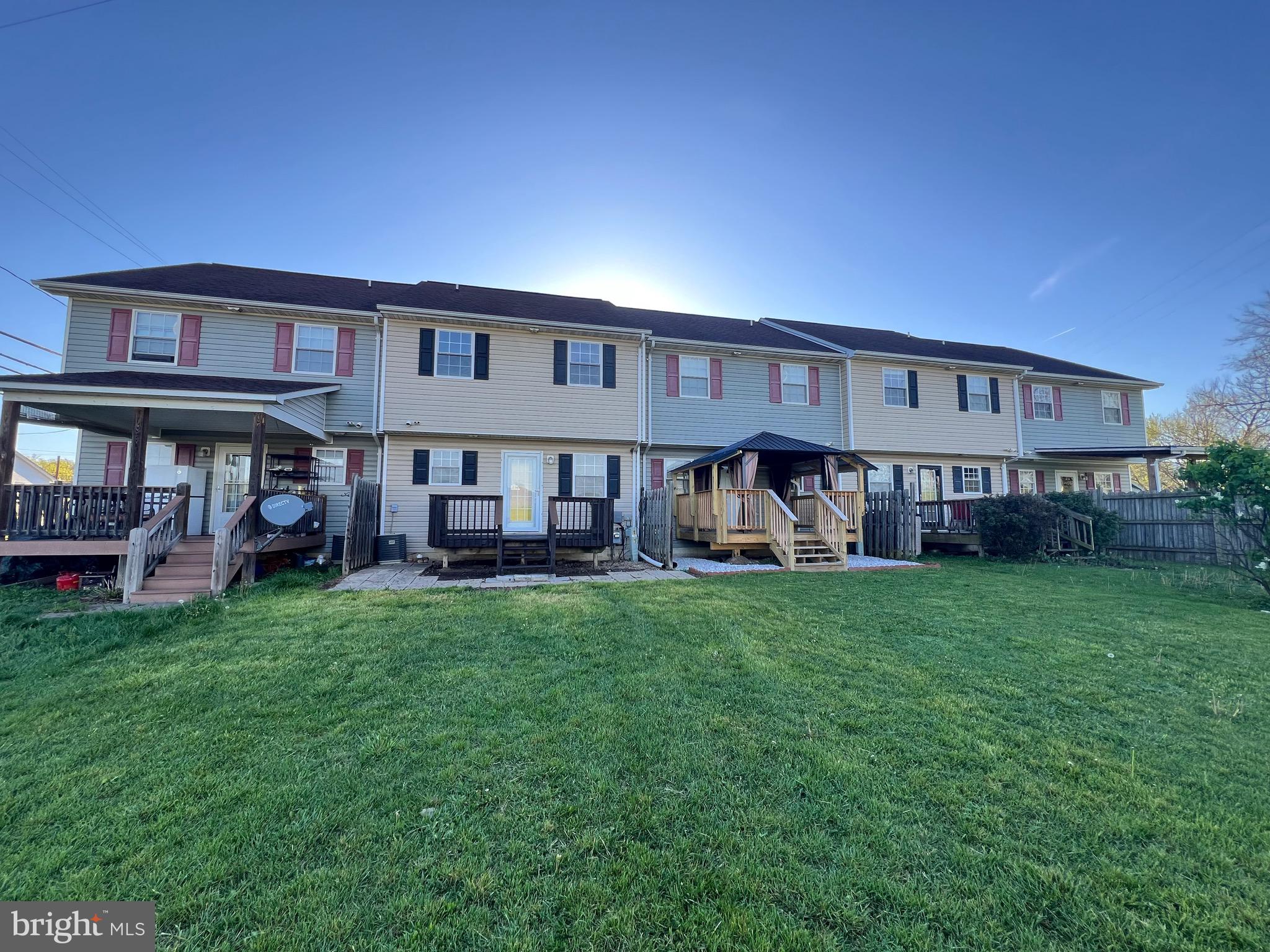 CLEMMENT COMMONS - Residential