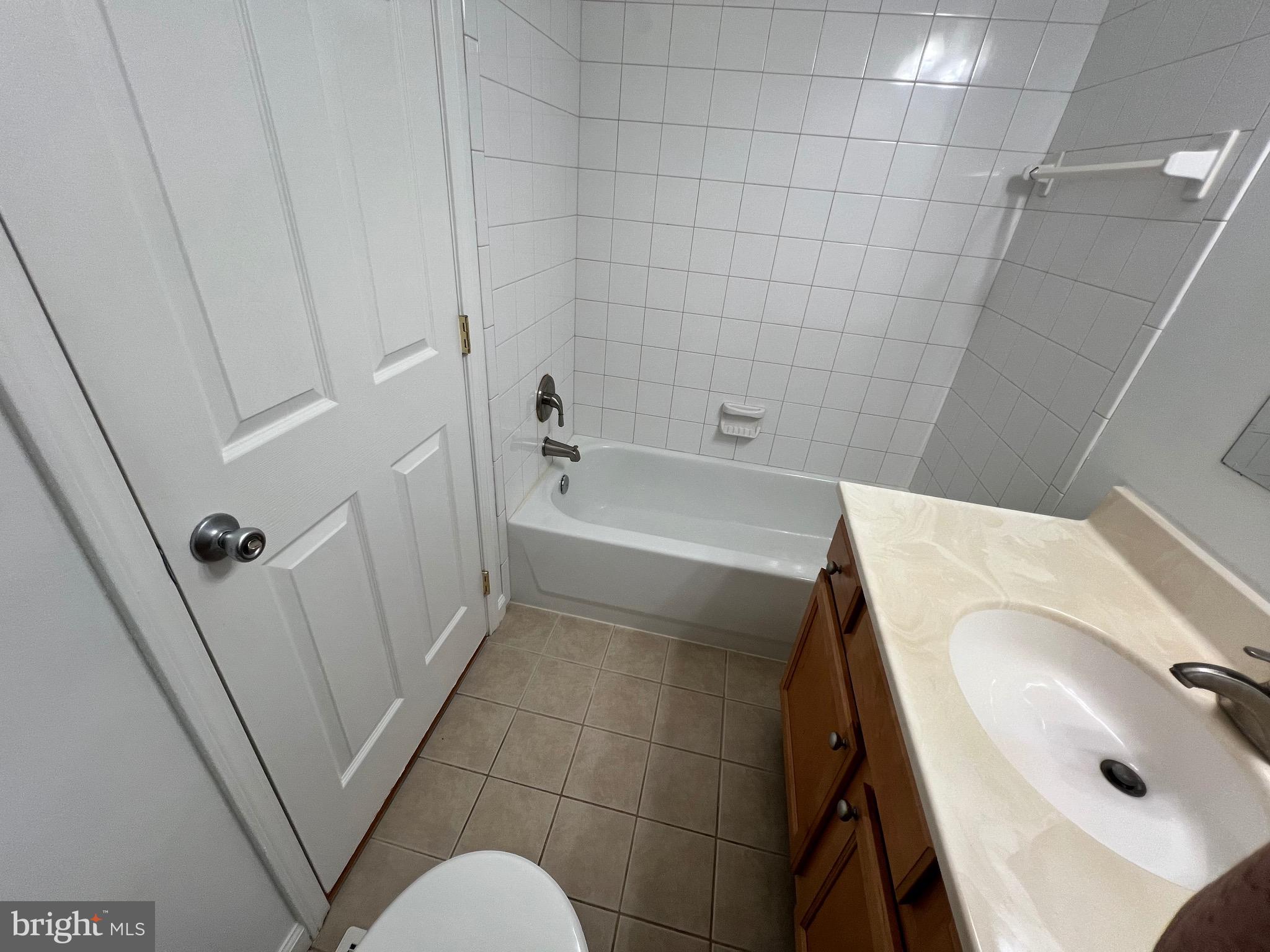 CLEMMENT COMMONS - Residential