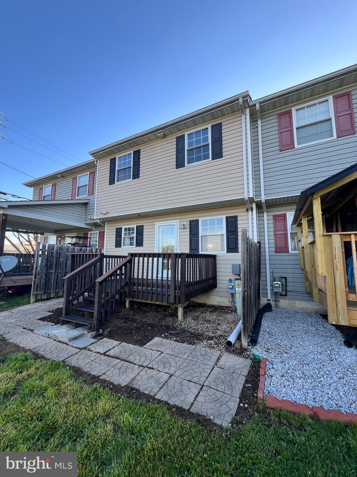 CLEMMENT COMMONS - Residential