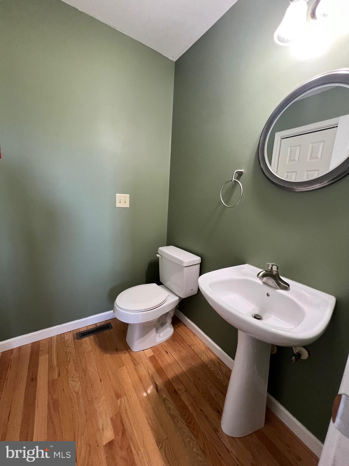 CLEMMENT COMMONS - Residential