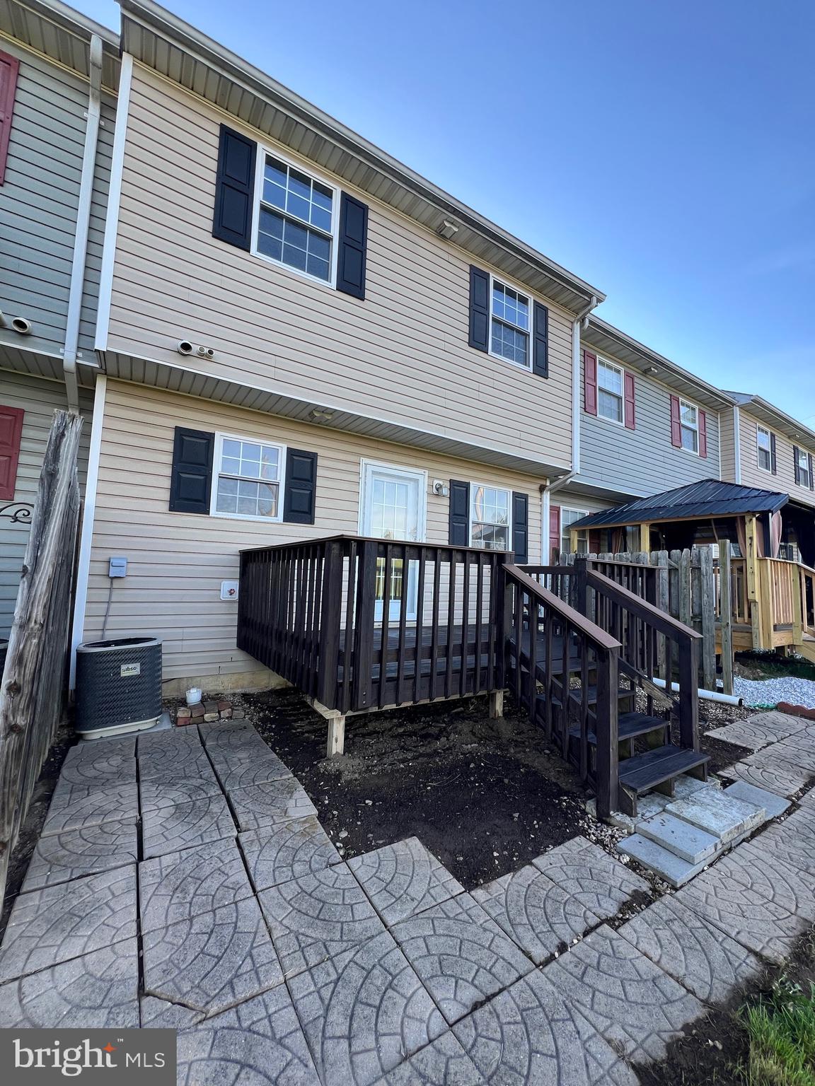 CLEMMENT COMMONS - Residential