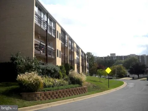 15101 Glade Drive Unit 2D, Silver Spring, MD MLS: MDMC2213892