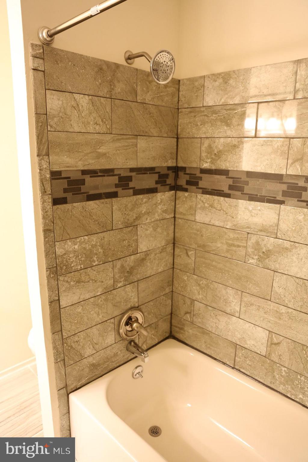 FRANKLIN FARM - Residential Lease