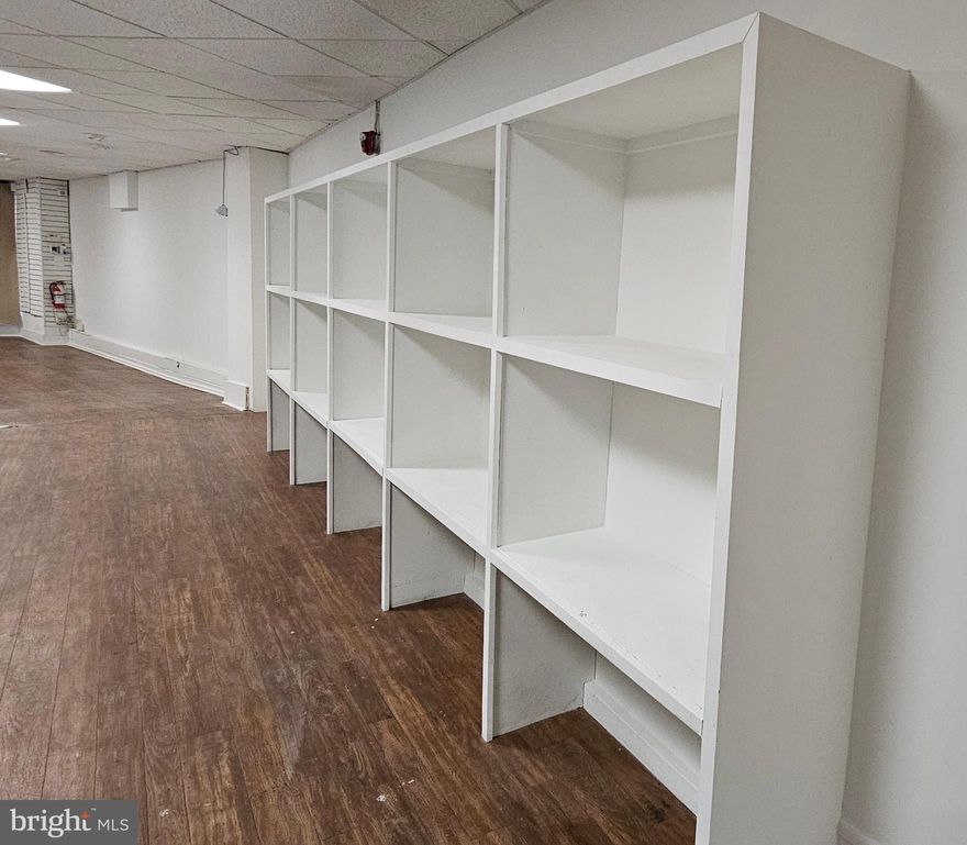 Two-story mixed-use offering in the heart of Downtown Annapolis. First floor retail and second floor living make this a great opportunity to work and live in the same building with fantastic access to shops, restaurants, marina and parking . Temporary loading area across the street. The upstairs residential unit is being offered at $3000.00 MDAA2076460